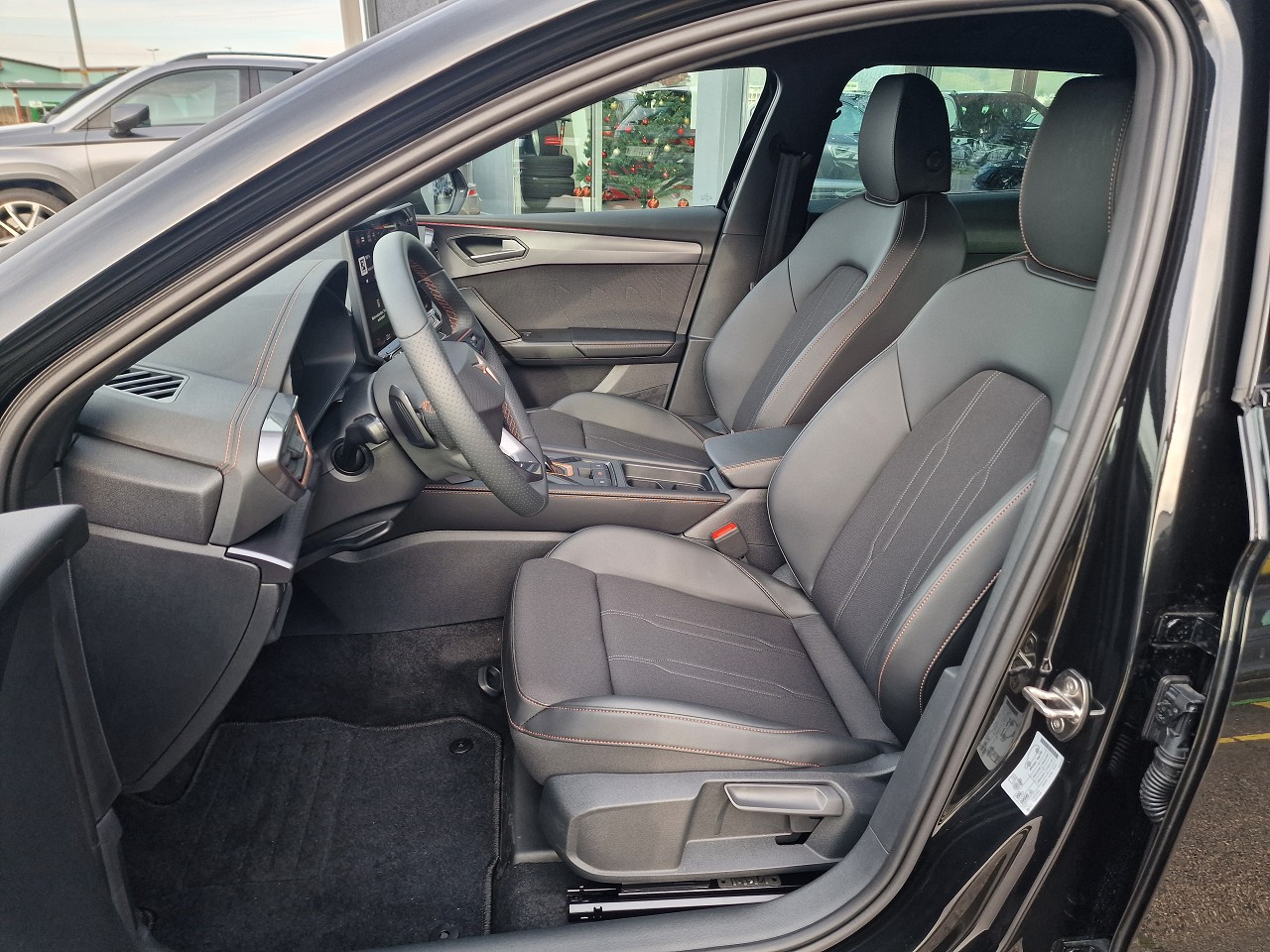 CUPRA LEON ST 1.5 eTSI DSG-image-9