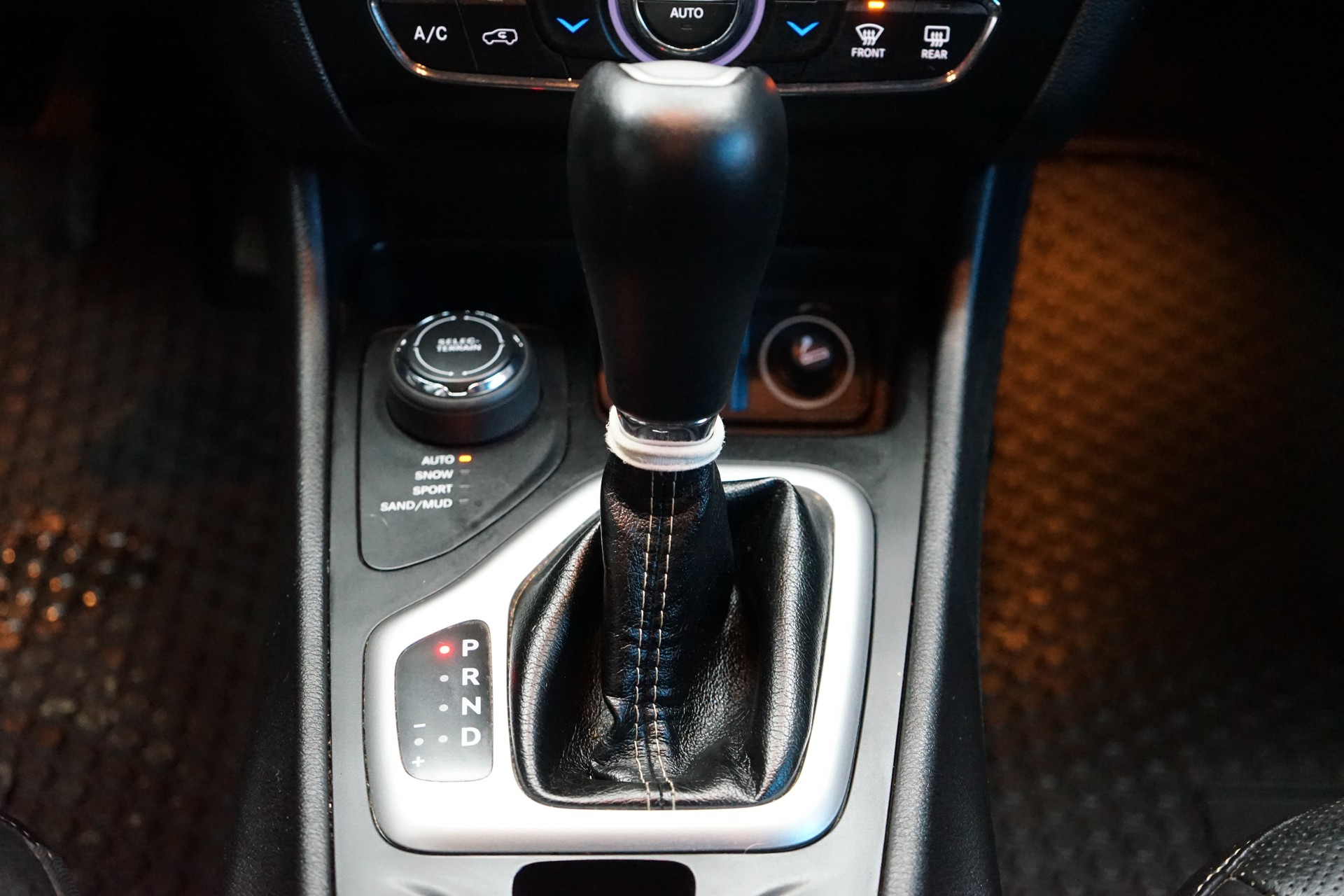 JEEP JEEP CHEROKEE AUTOMATIQUE DIESEL 2.2-image-11