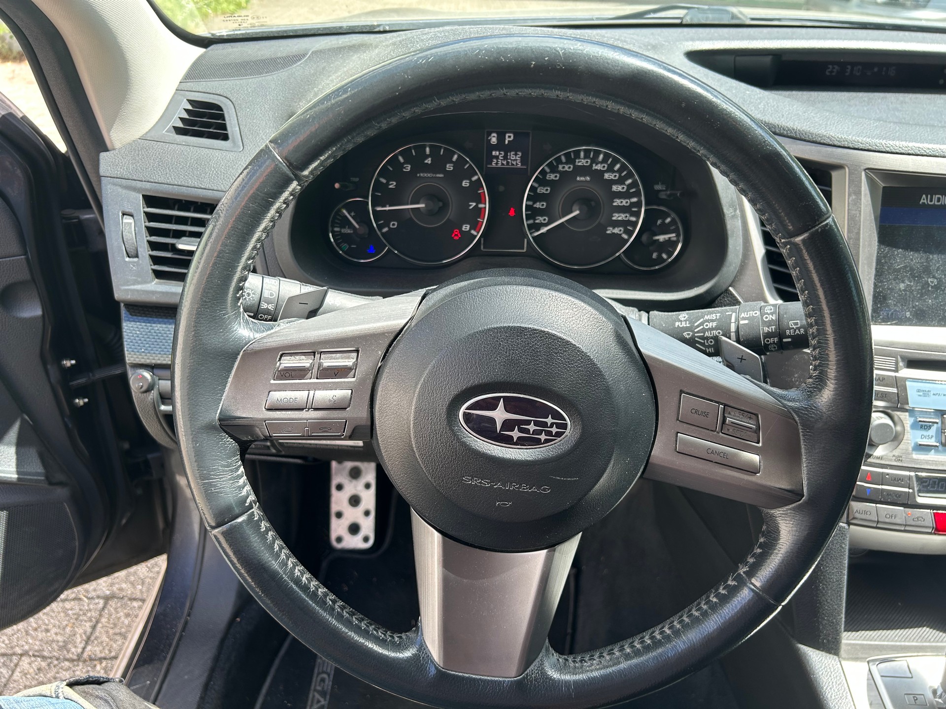 SUBARU Legacy 2.5i Limited S AWD Lineartronic-image-9