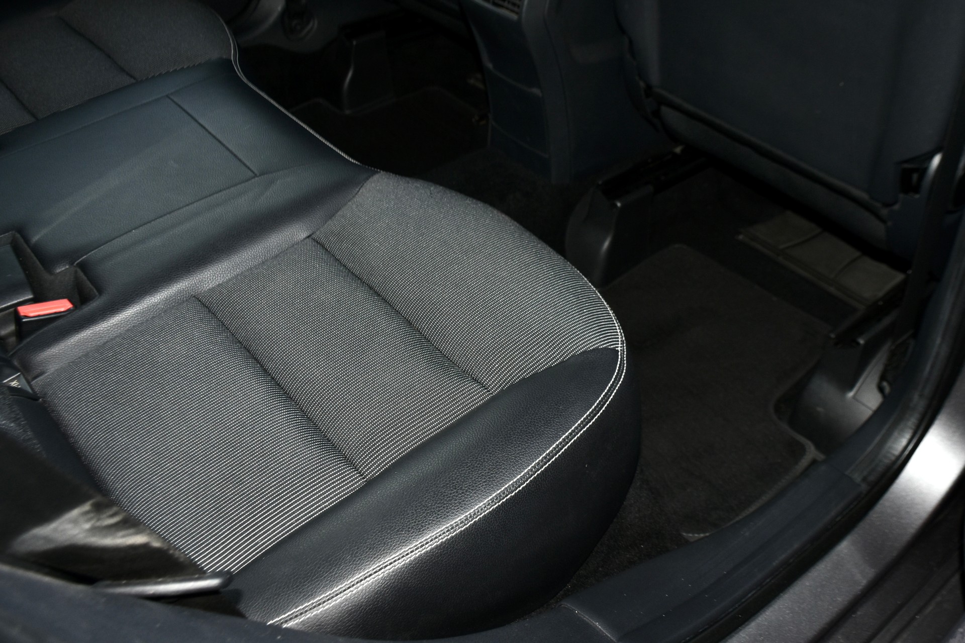 MERCEDES-BENZ B 200 CDI Urban 7G-DCT-image-8