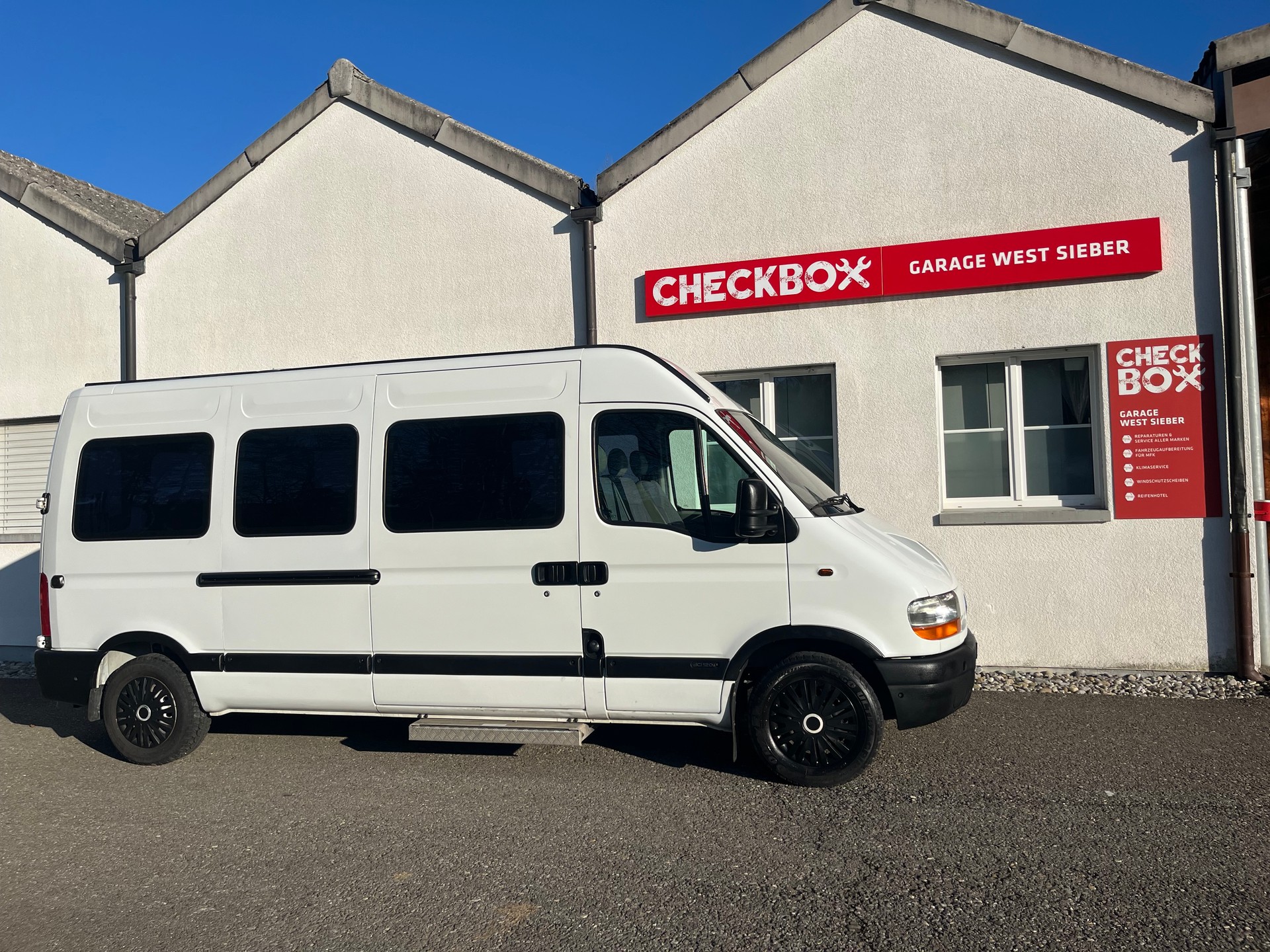 RENAULT Master T35-115 2.5 dCi-image-1