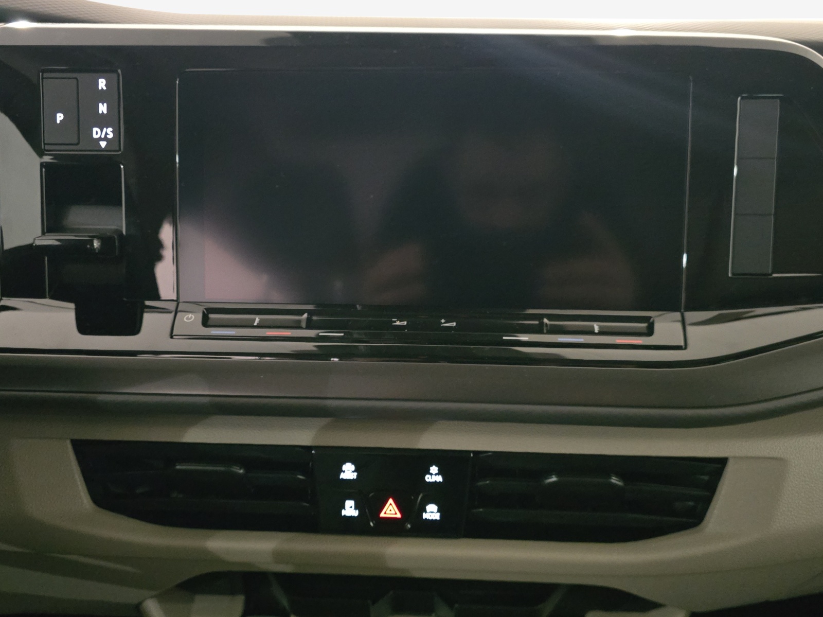 VW Multivan 1.5 eHybrid DSG Lang-image-10