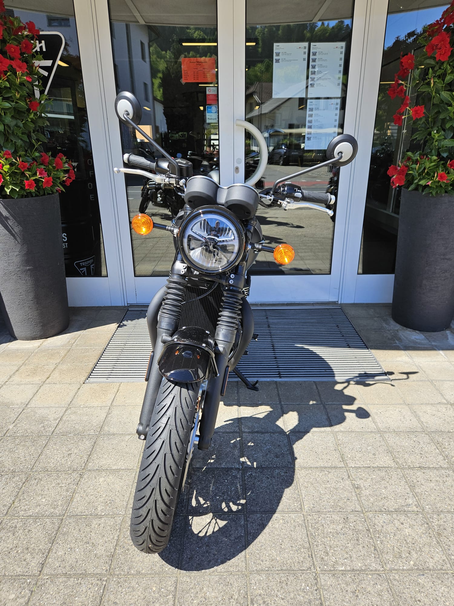 TRIUMPH Bonneville T120 Black-image-5