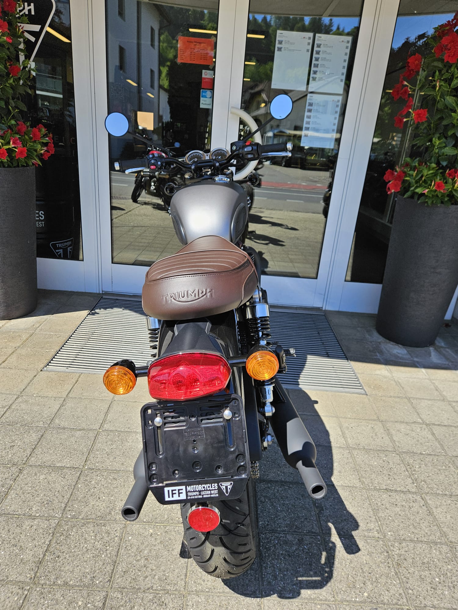 TRIUMPH Bonneville T120 Black-image-6