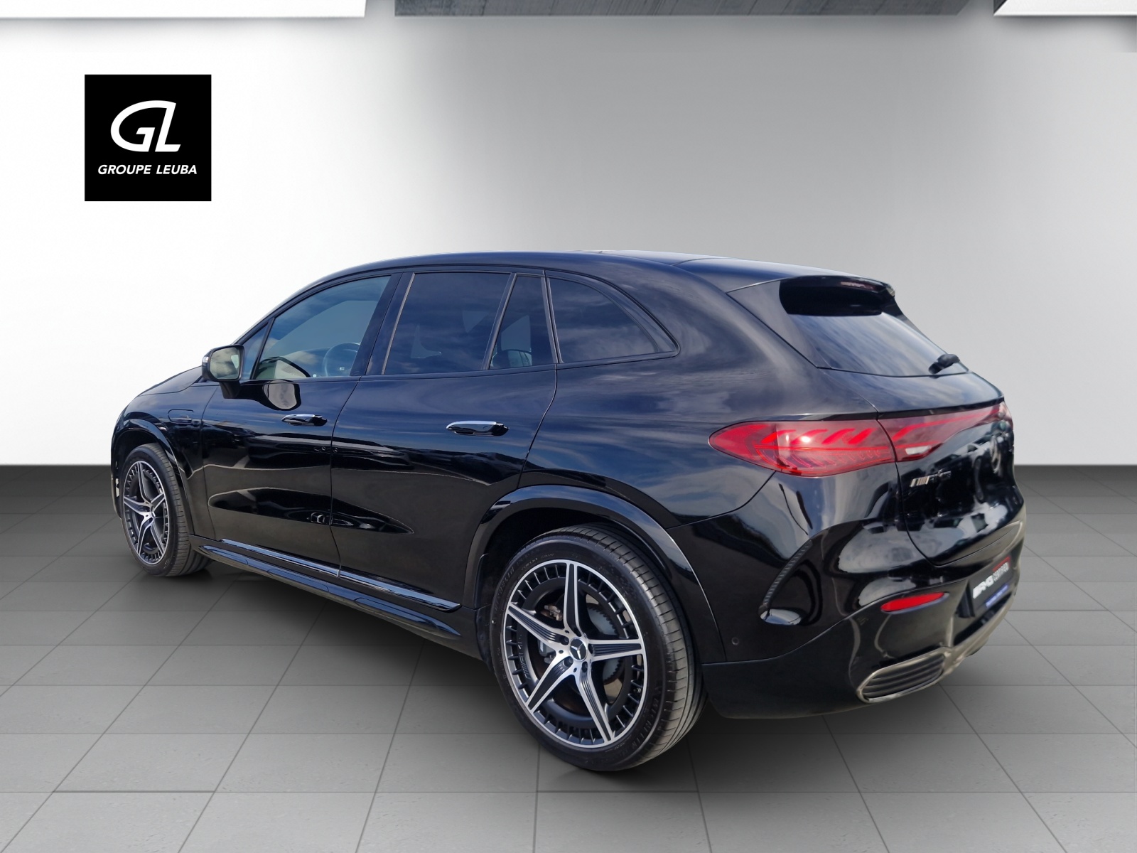 MERCEDES-BENZ EQE SUV AMG 43 4 Matic-showroom-element-2