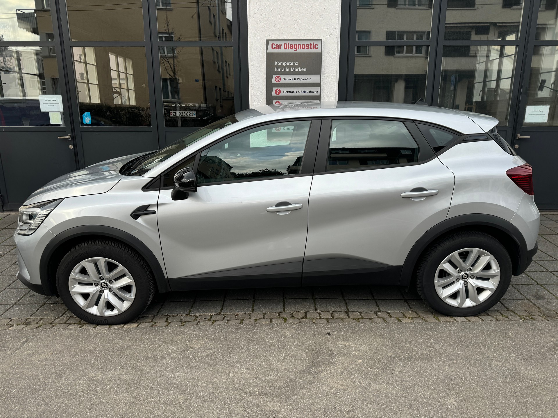 RENAULT Captur 1.3 TCe Techno EDC-image-3