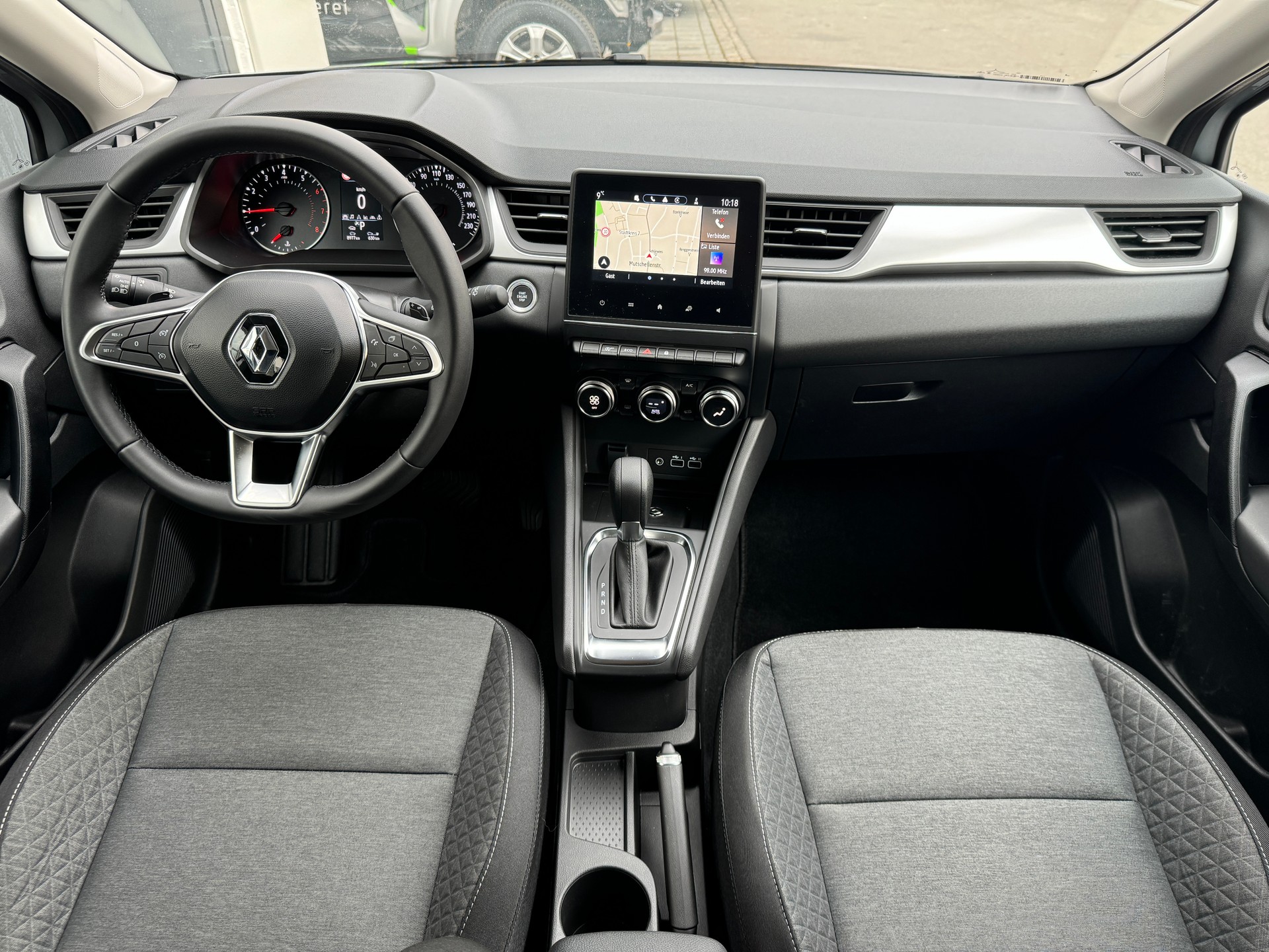 RENAULT Captur 1.3 TCe Techno EDC-image-8