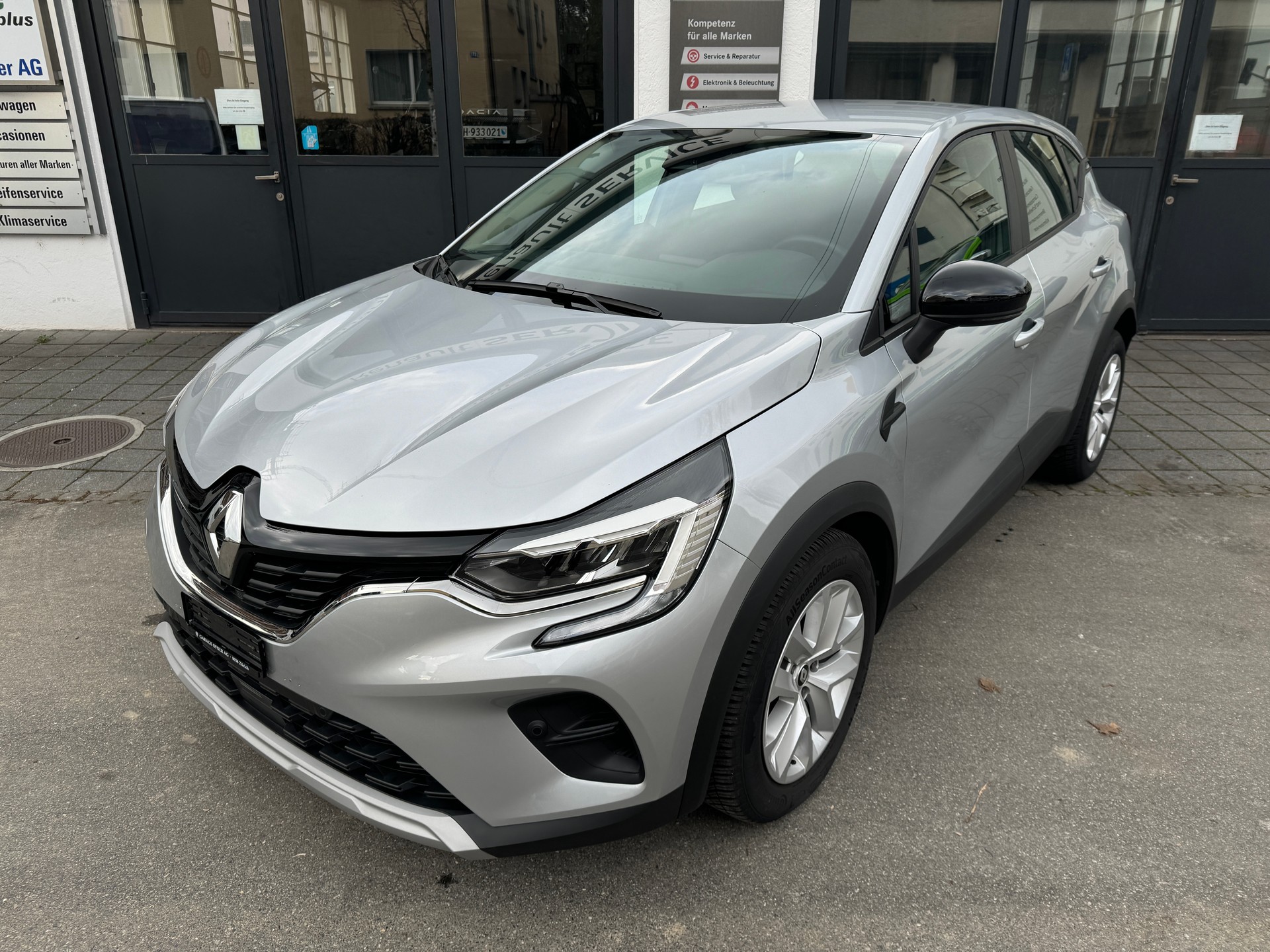 RENAULT Captur 1.3 TCe Techno EDC-image-1