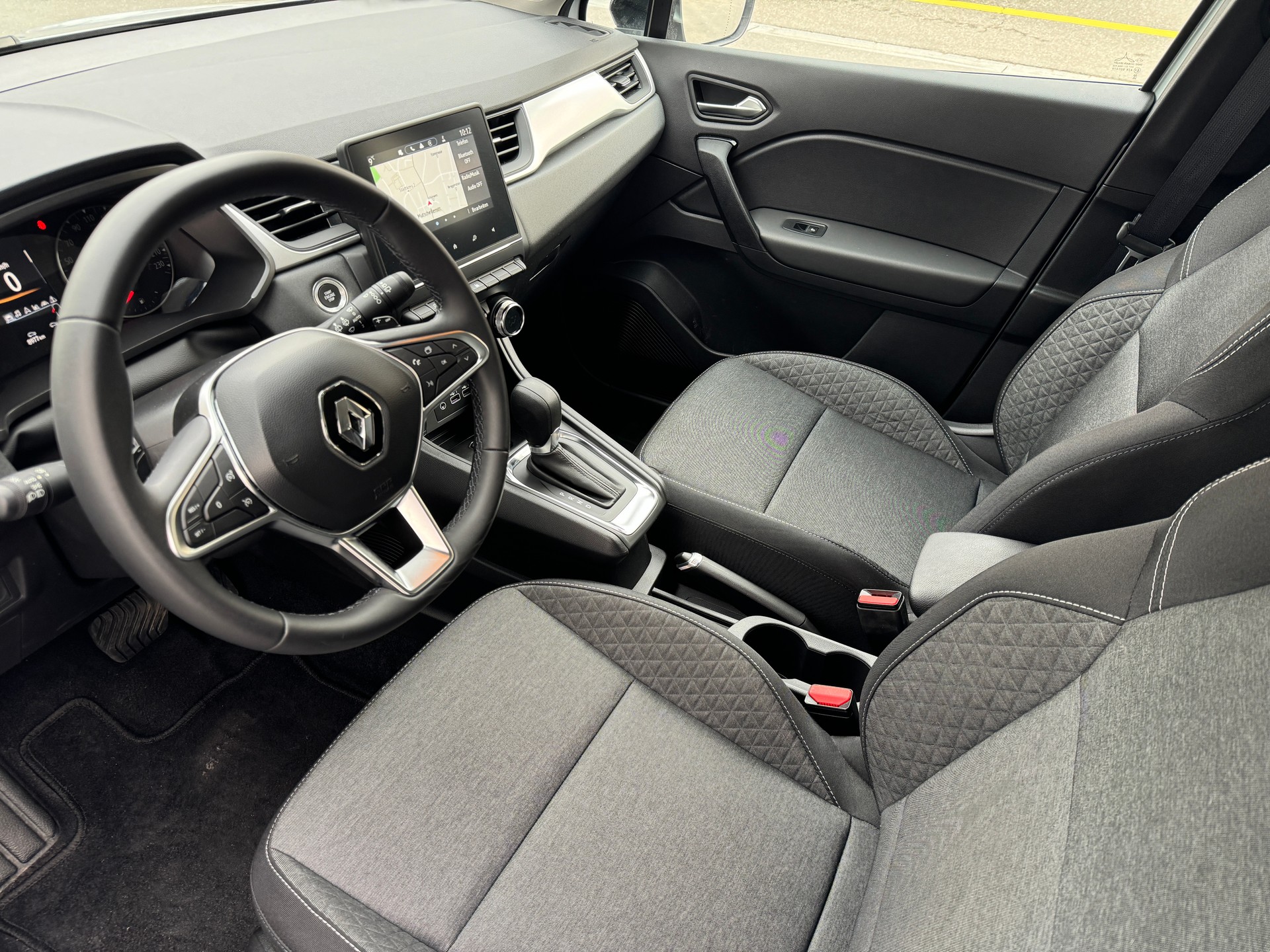 RENAULT Captur 1.3 TCe Techno EDC-image-9