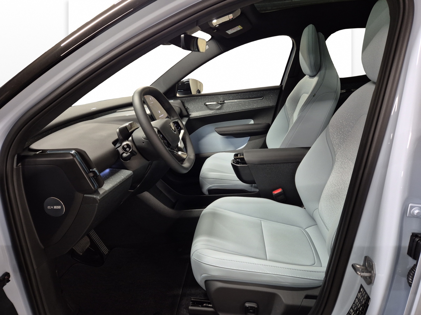 VOLVO EX30 E60 Twin Ultra Performance AWD-image-8