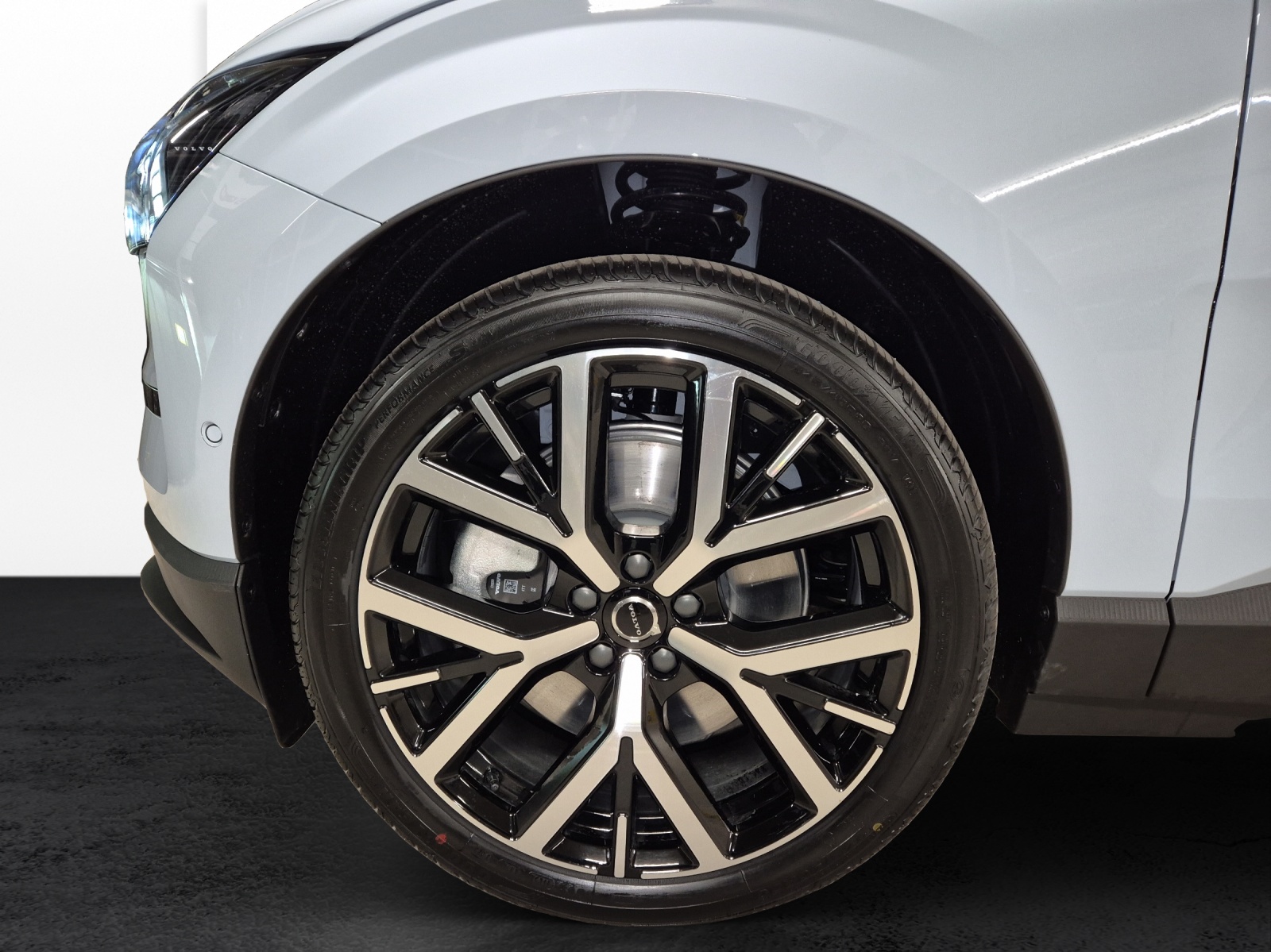 VOLVO EX30 E60 Twin Ultra Performance AWD-image-19