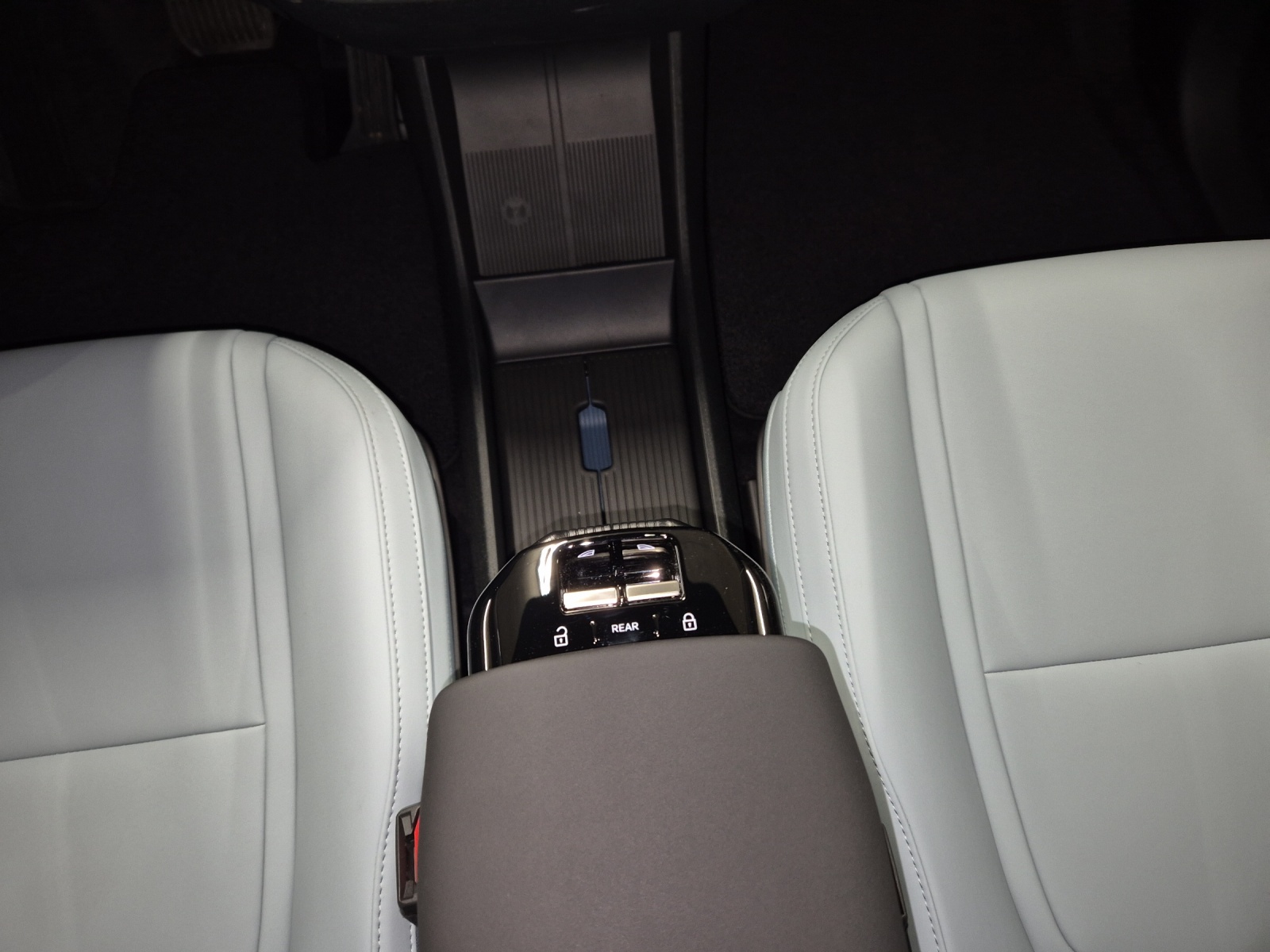 VOLVO EX30 E60 Twin Ultra Performance AWD-image-14
