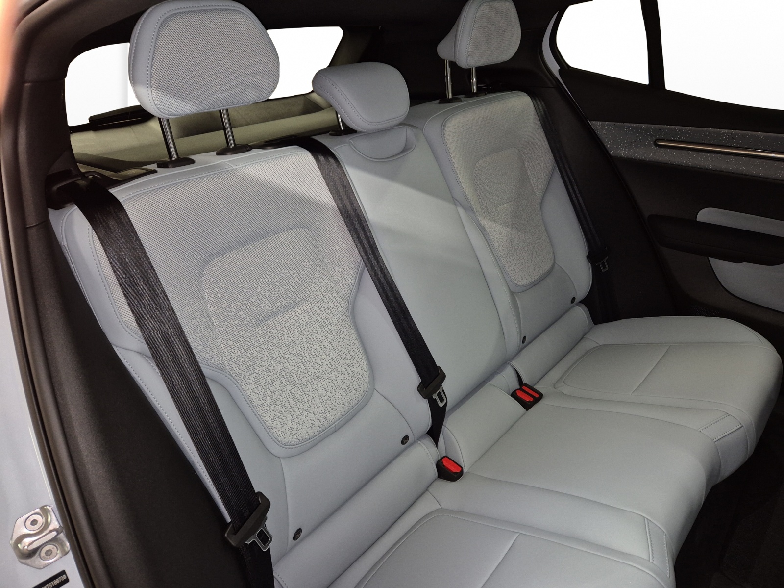 VOLVO EX30 E60 Twin Ultra Performance AWD-image-16