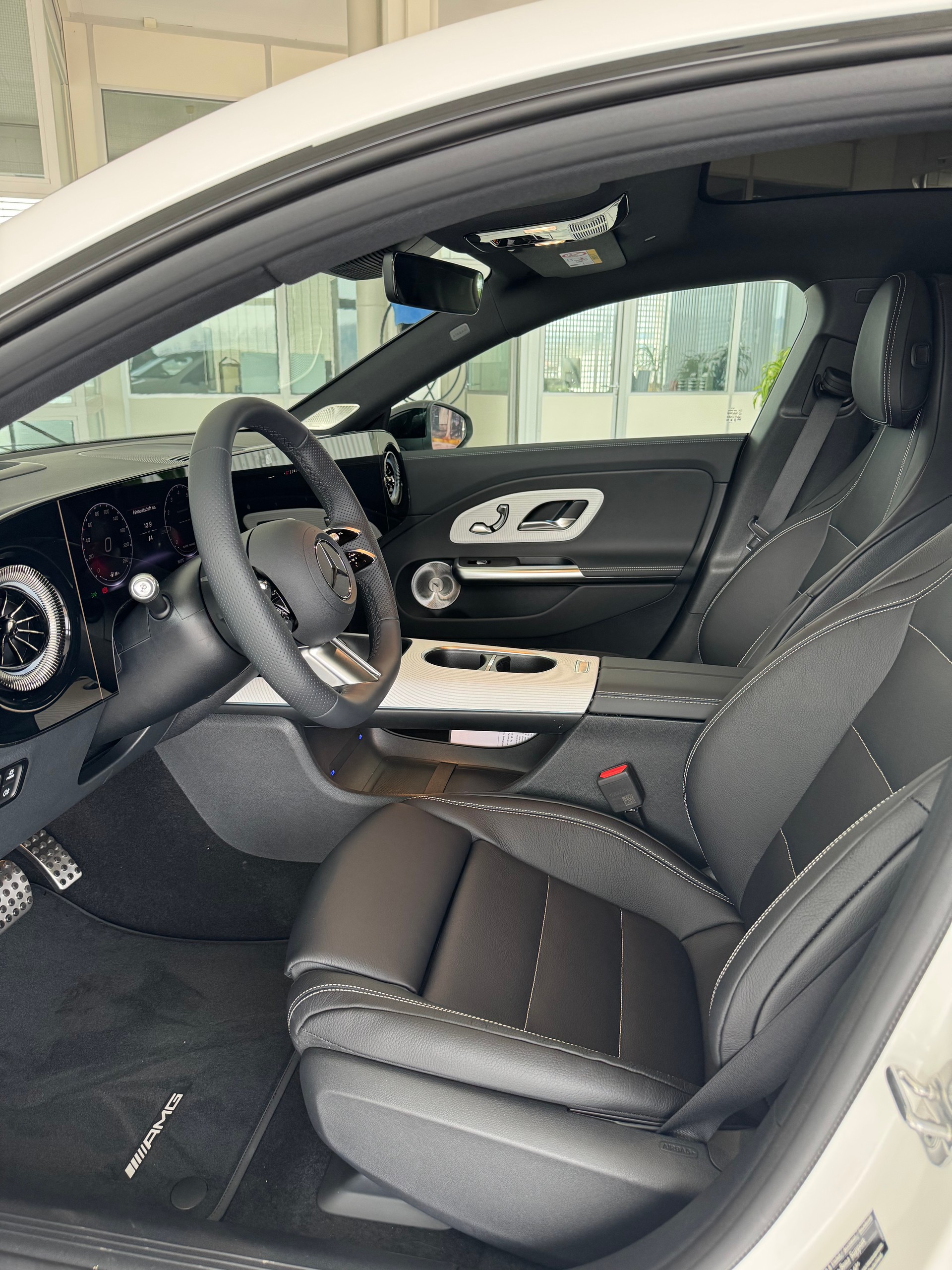 MERCEDES-BENZ CLA 220 4Matic-image-6