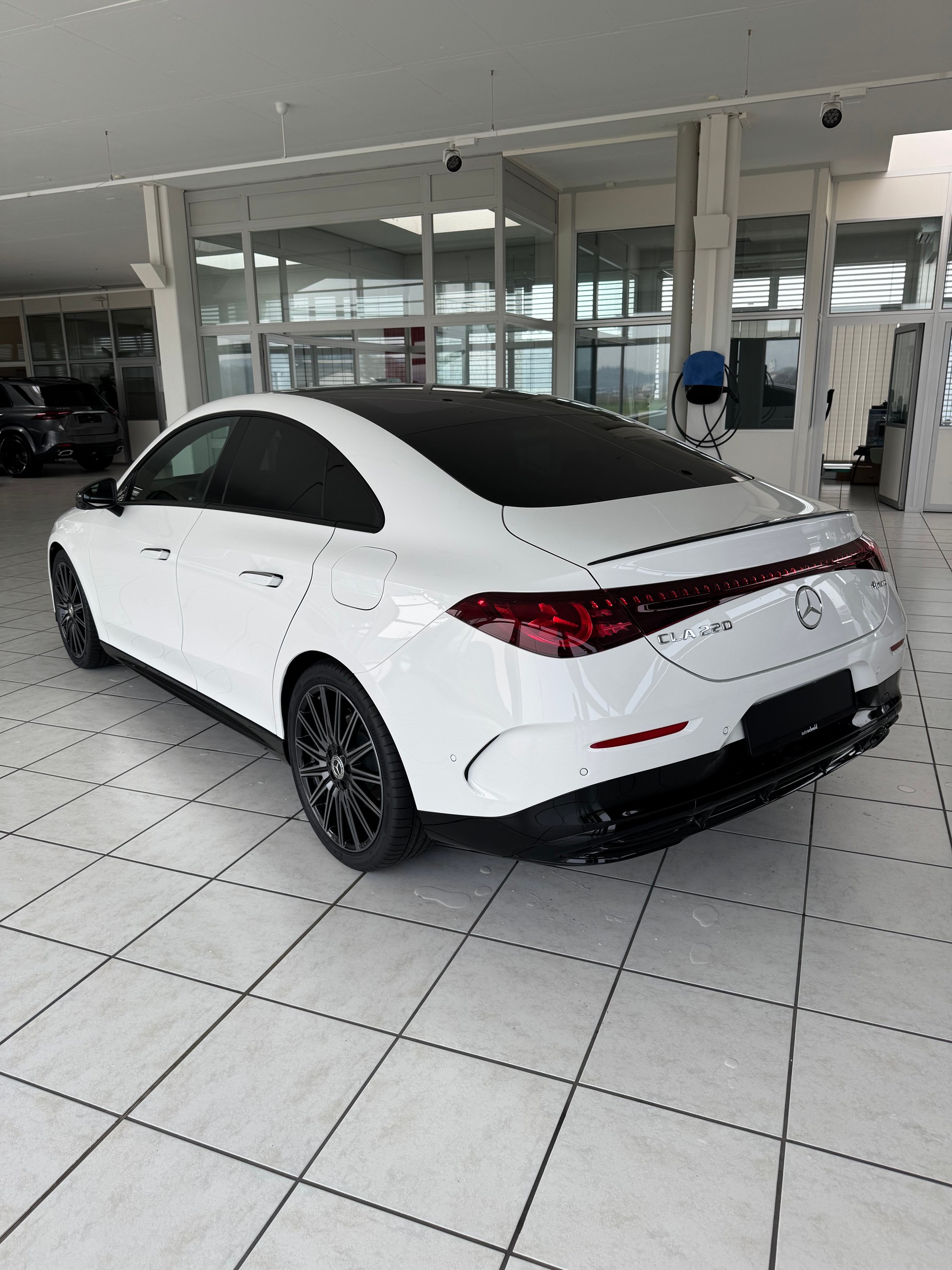 MERCEDES-BENZ CLA 220 4Matic-image-3