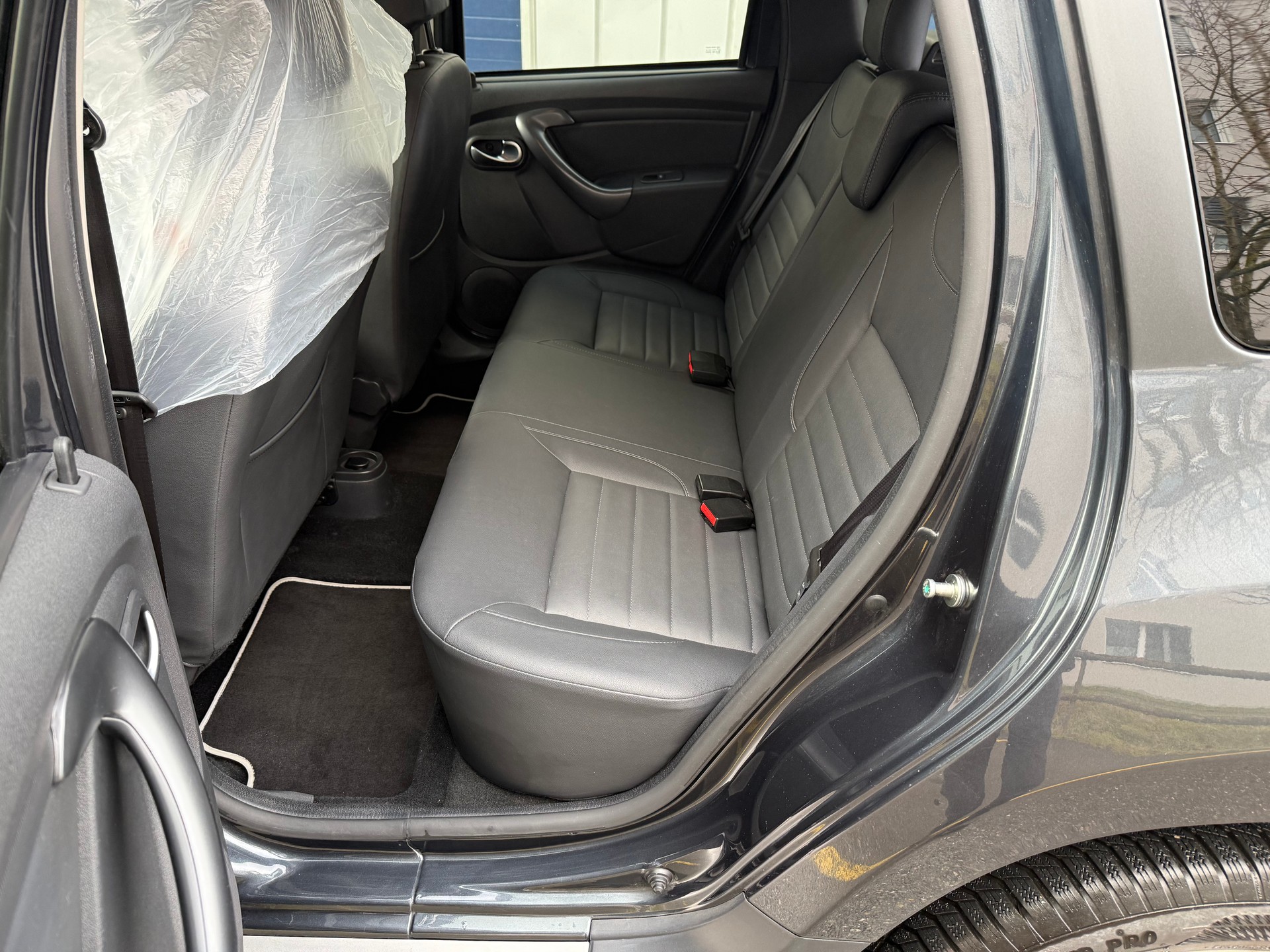 DACIA Duster 1.5 dCi Fischer man's Friend 4x2 EDC-image-9