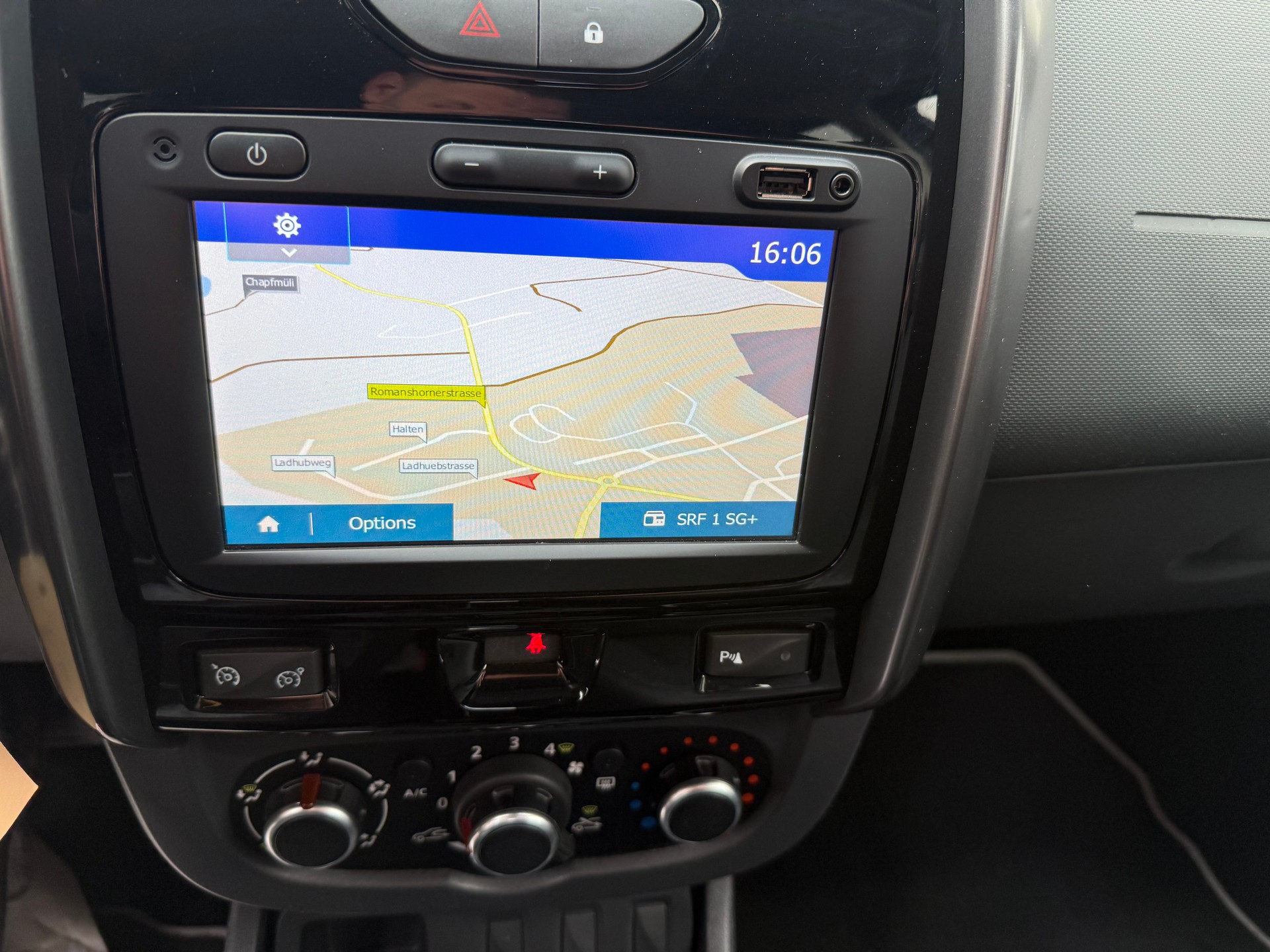 DACIA Duster 1.5 dCi Fischer man's Friend 4x2 EDC-image-13
