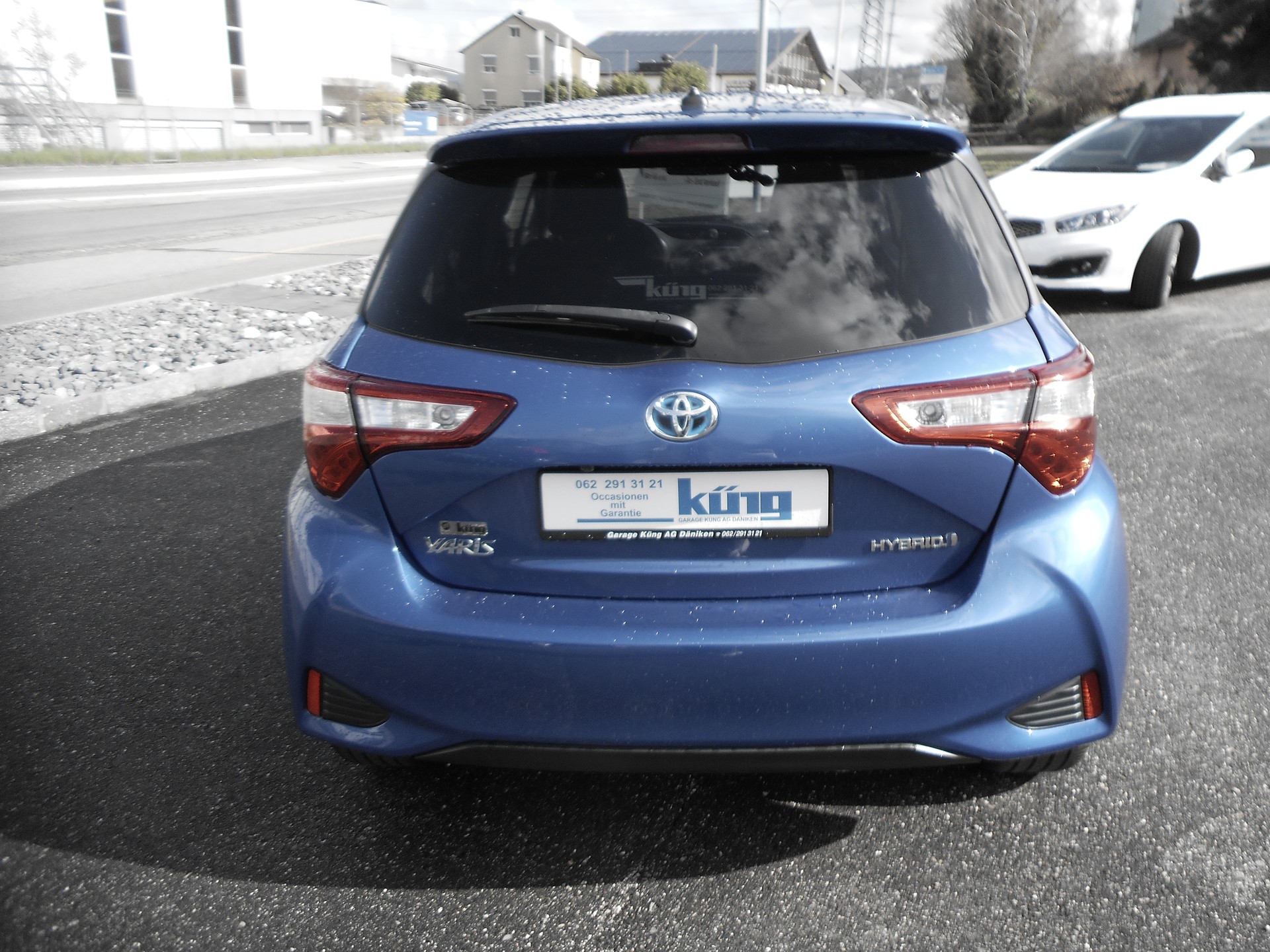 TOYOTA Yaris 1.5 VVT-i Hybrid Style e-CVT-image-3