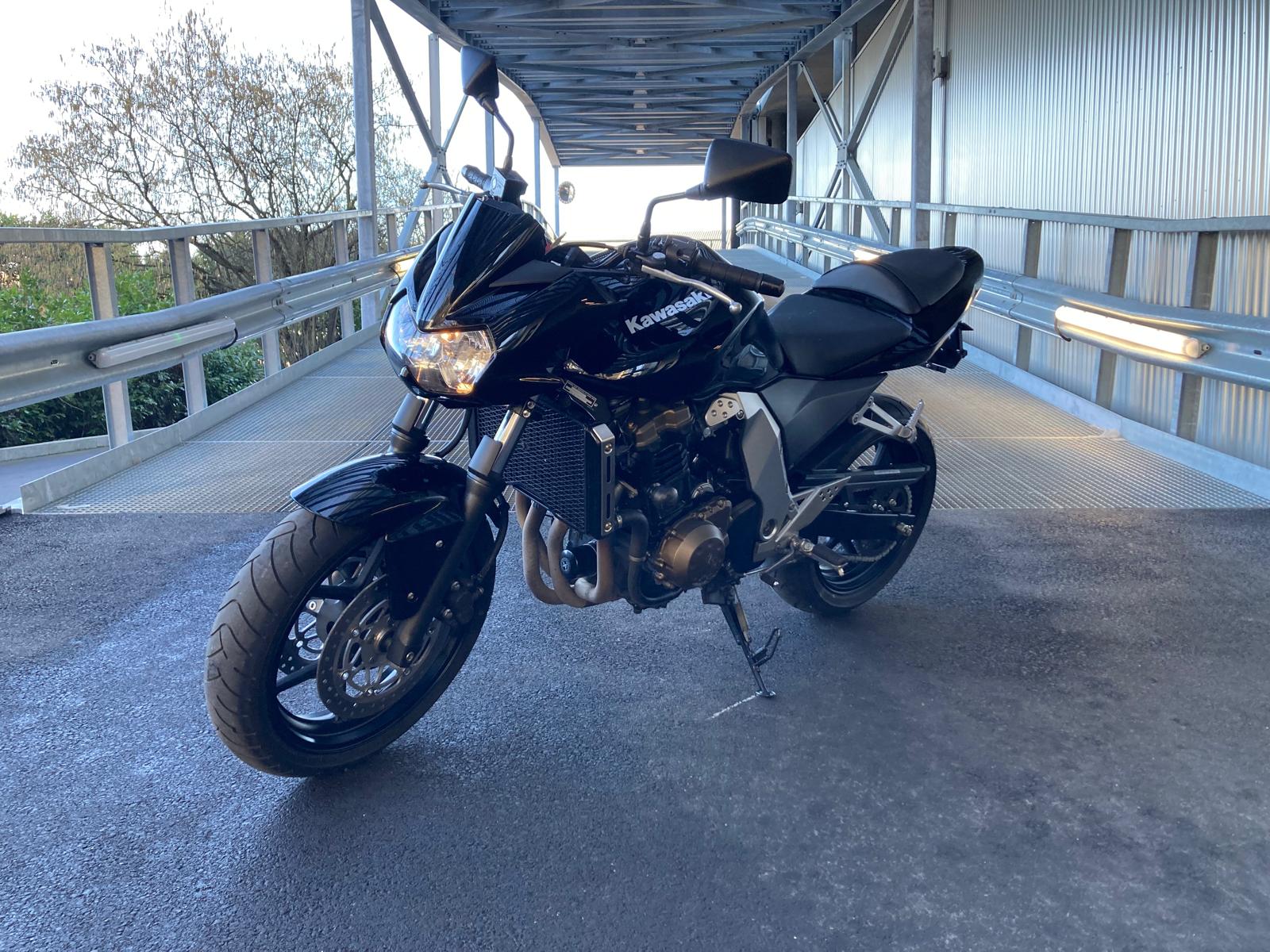 KAWASAKI Z 750-showroom-element-1
