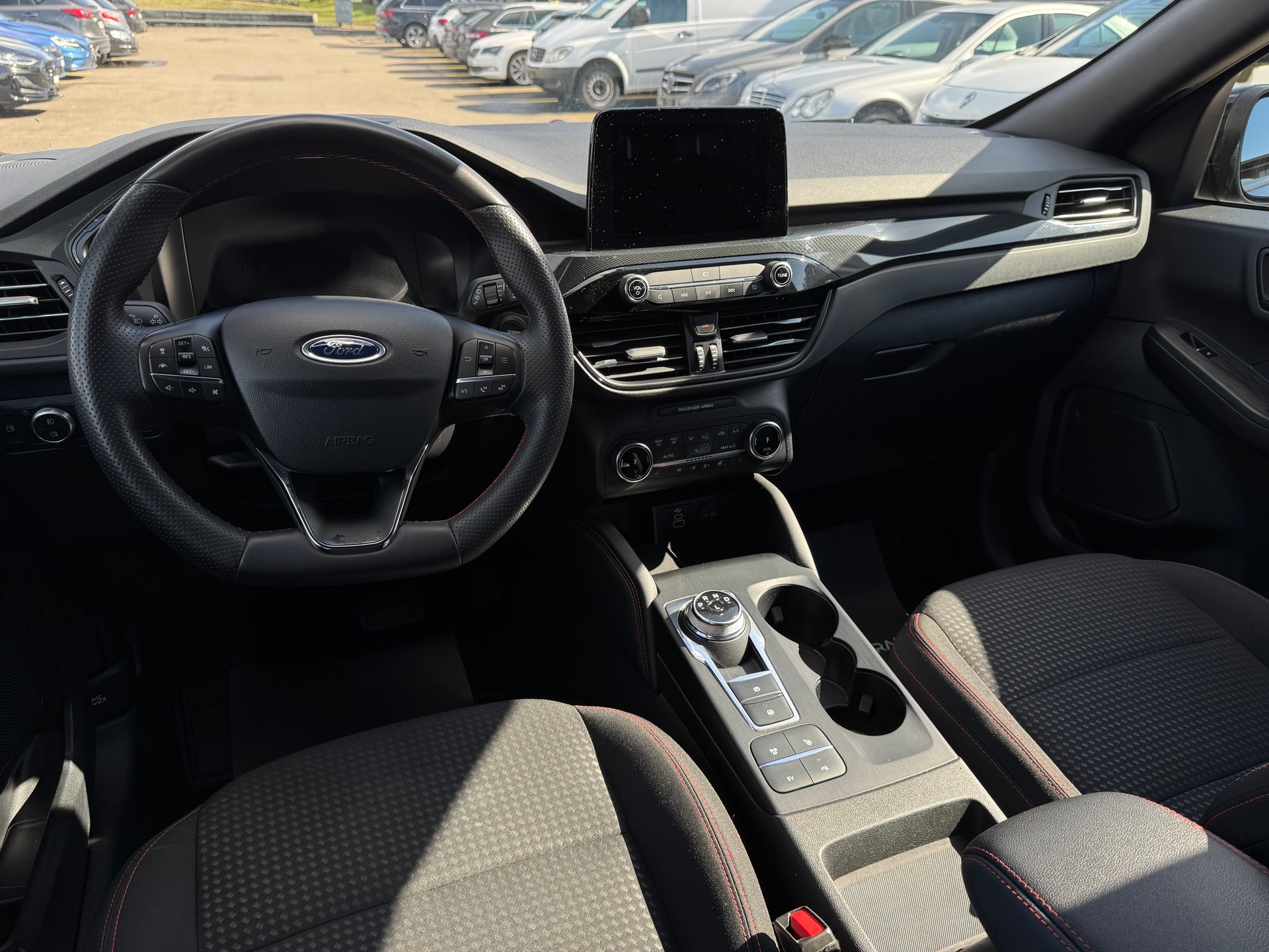FORD Kuga 2.5 PHEV ST-Line 2WD-image-11