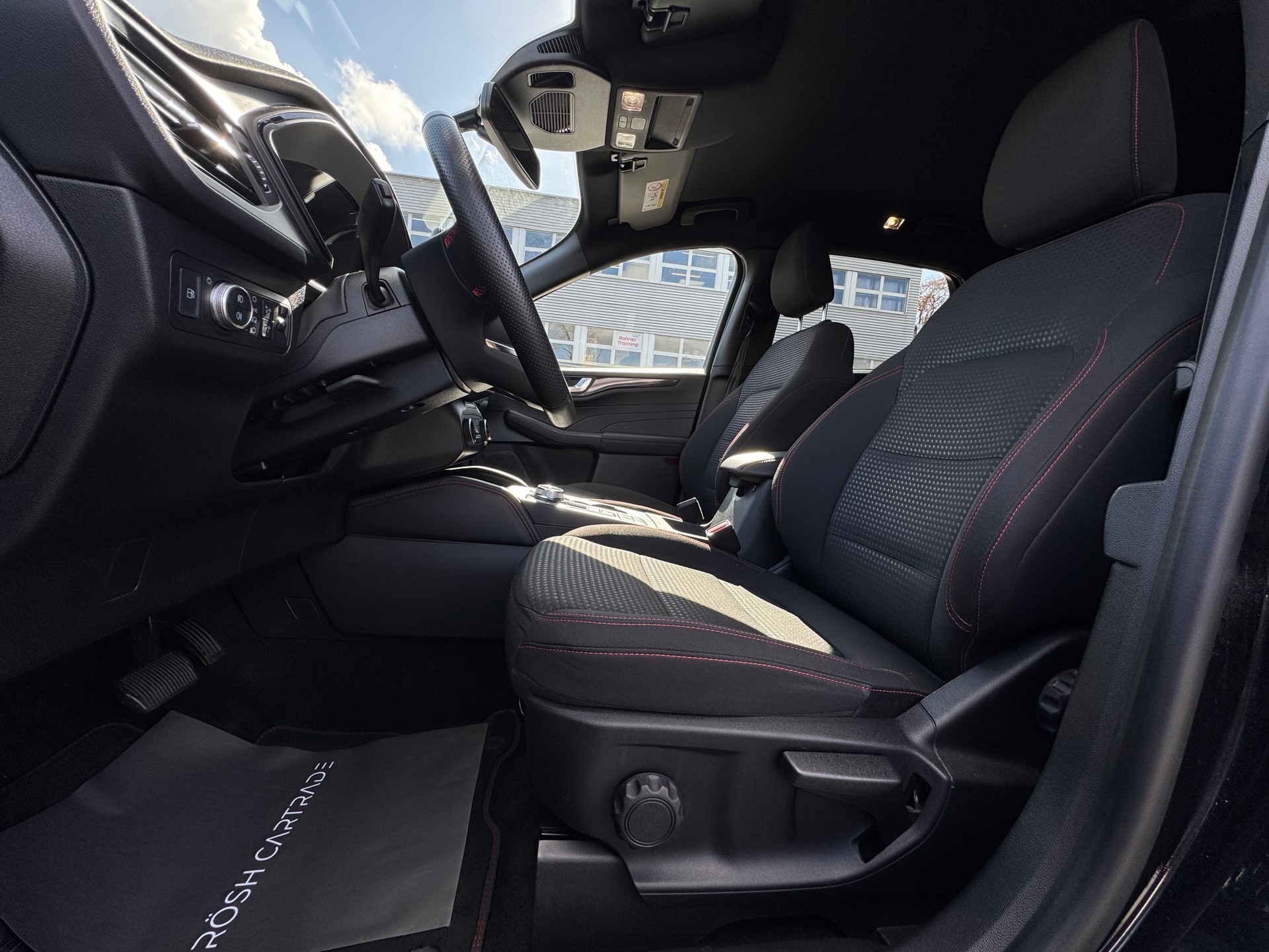 FORD Kuga 2.5 PHEV ST-Line 2WD-image-13