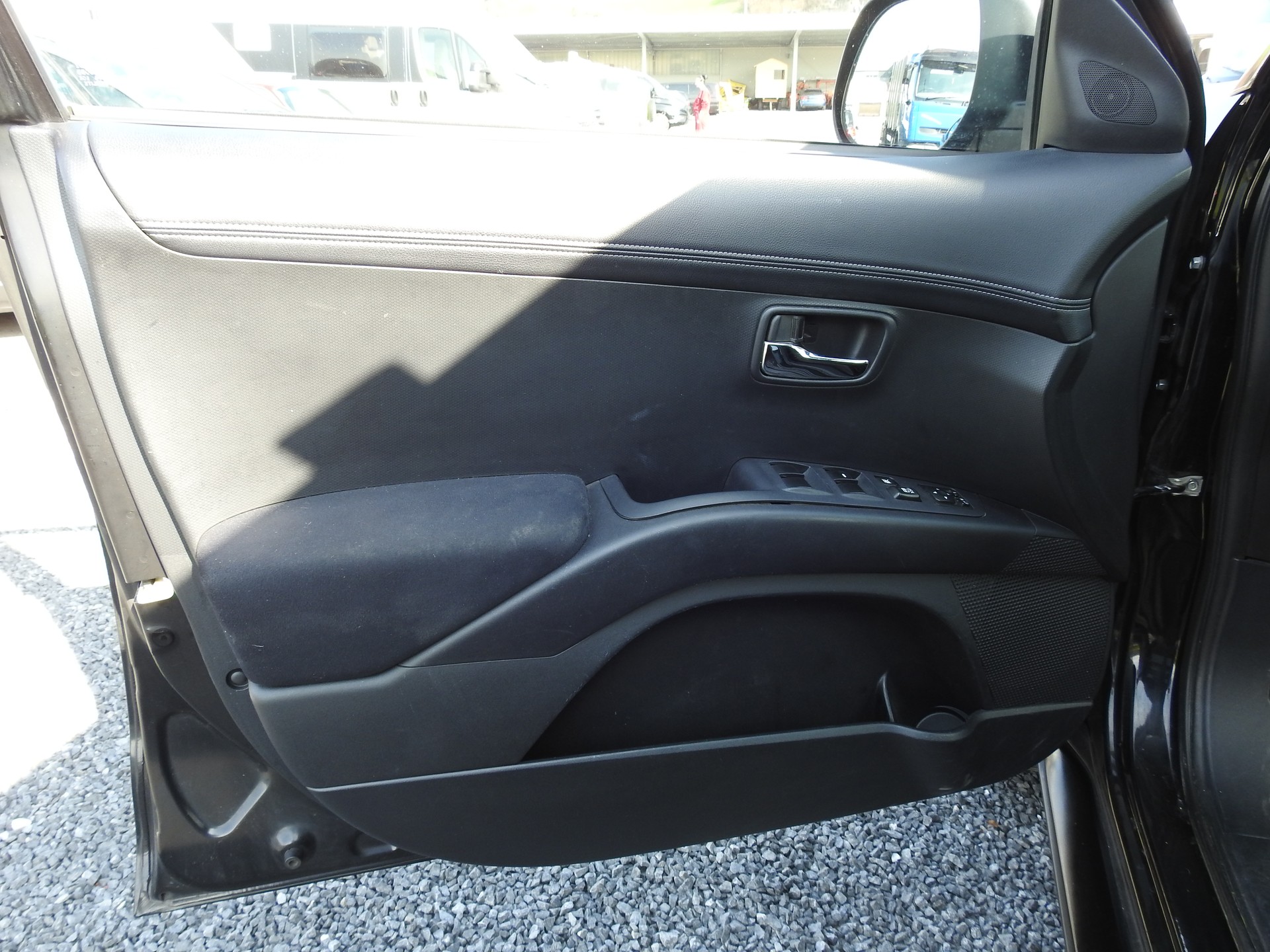 CITROEN C-Crosser 2.2 HDi Essentiel (X)-image-12