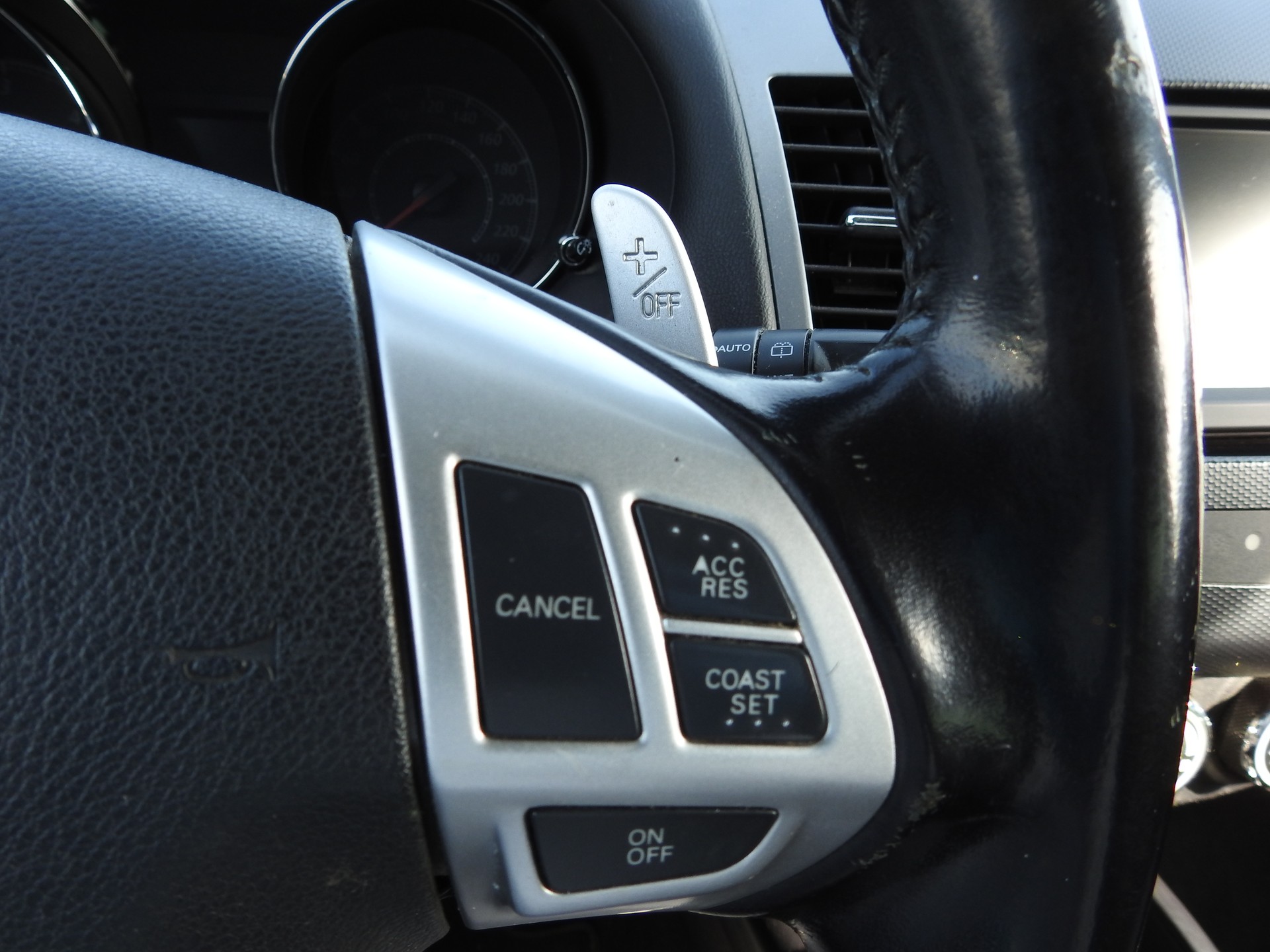 CITROEN C-Crosser 2.2 HDi Essentiel (X)-image-23