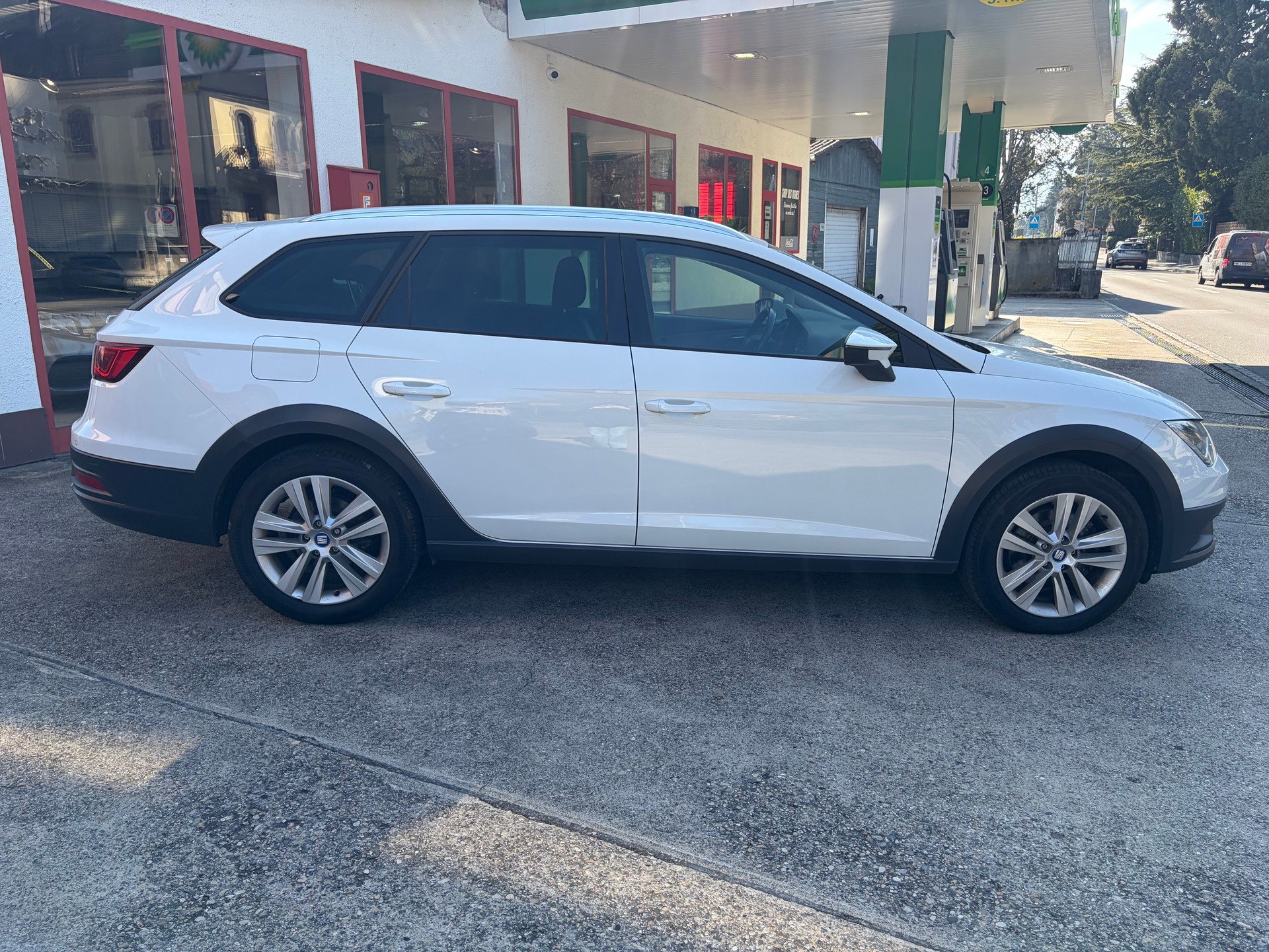 SEAT Leon ST 2.0 TDI X-Perience 4Drive DSG-image-4