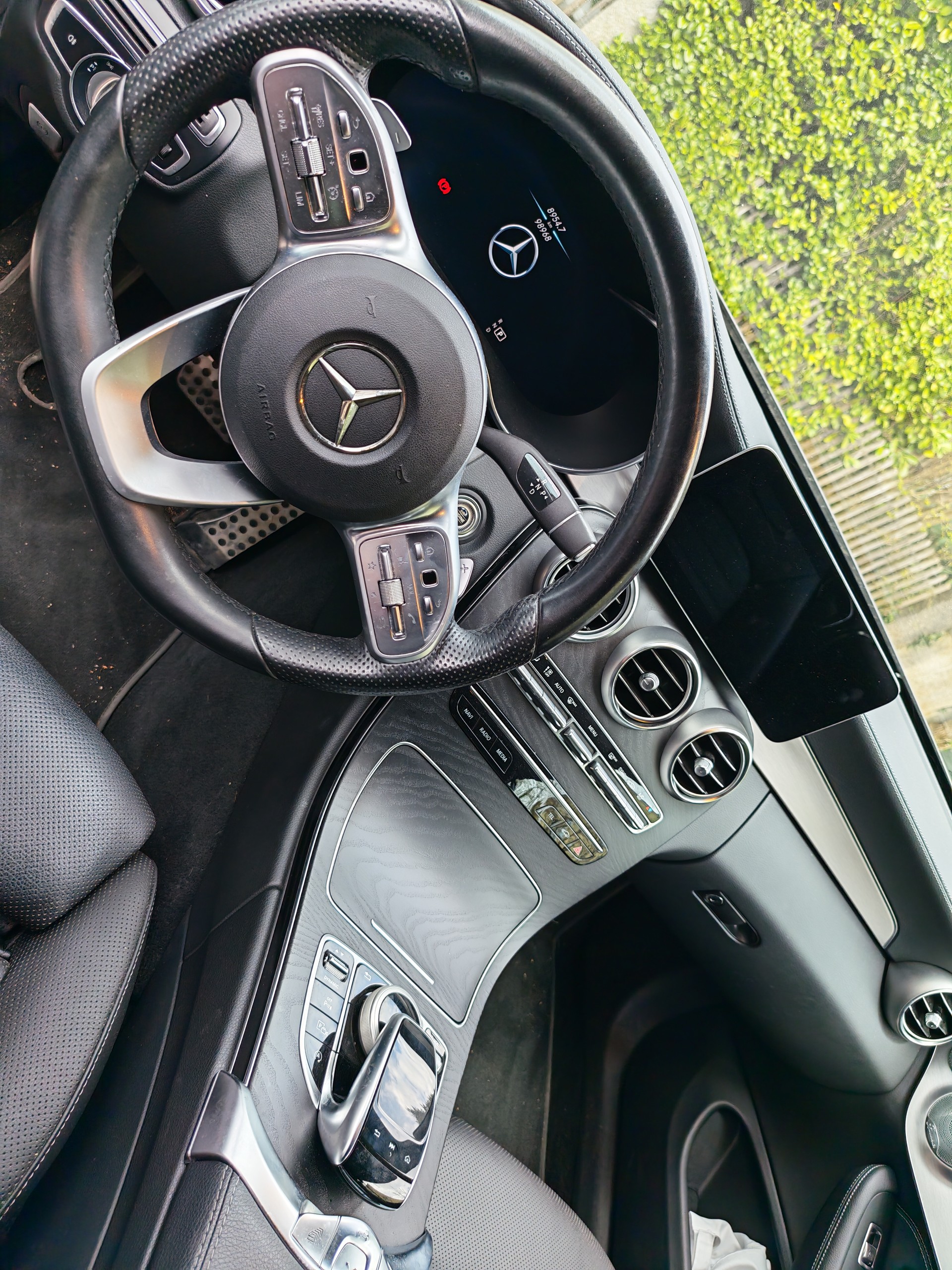 MERCEDES-BENZ C 200 AMG Line + Premium Cabriolet 4Matic 9G-Tronic-image-4