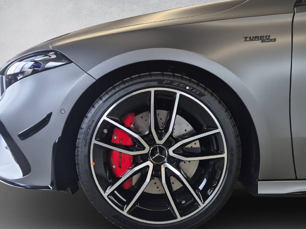 MERCEDES-BENZ A 35 AMG 4Matic-image-5