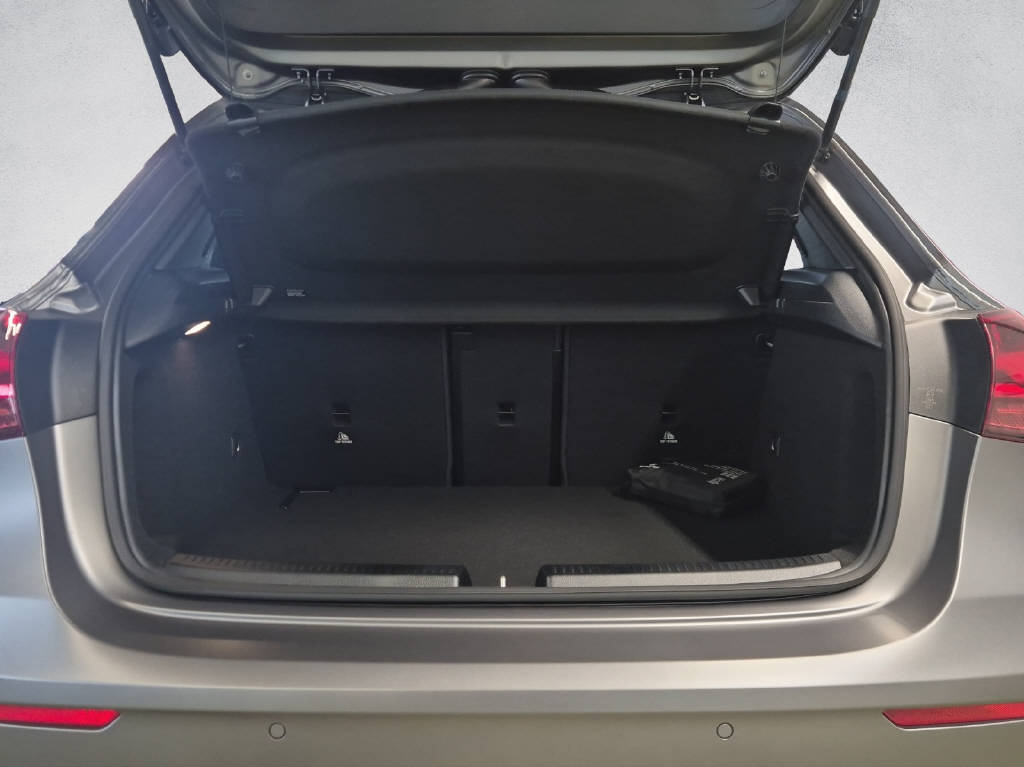 MERCEDES-BENZ A 35 AMG 4Matic-image-6
