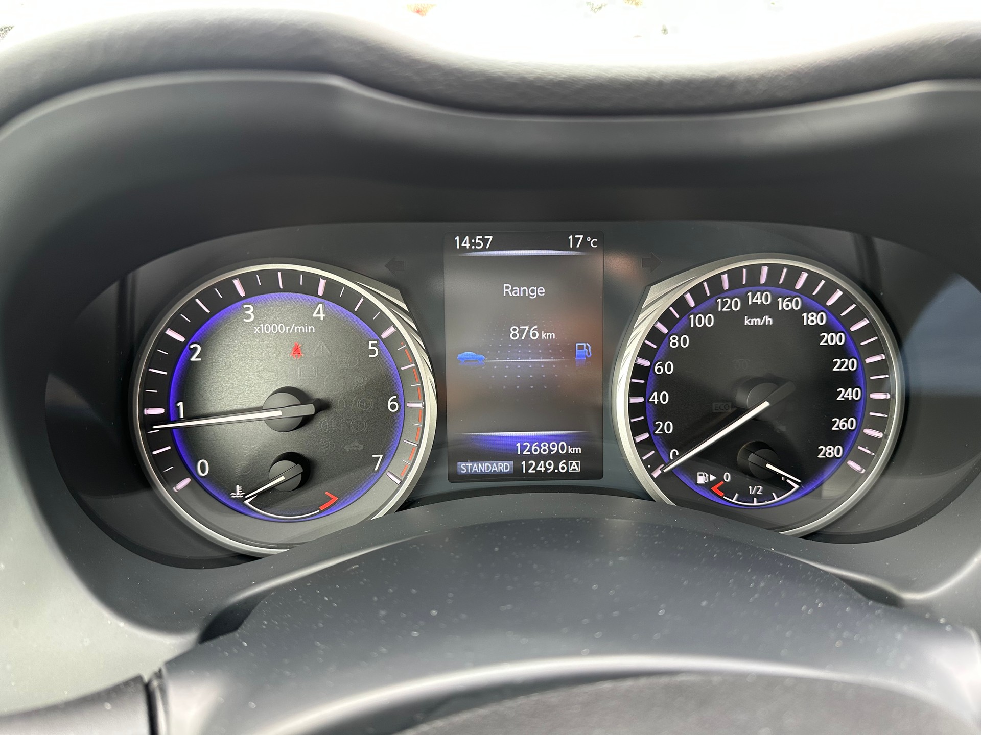 INFINITI Q50 2.2d Premium-image-7