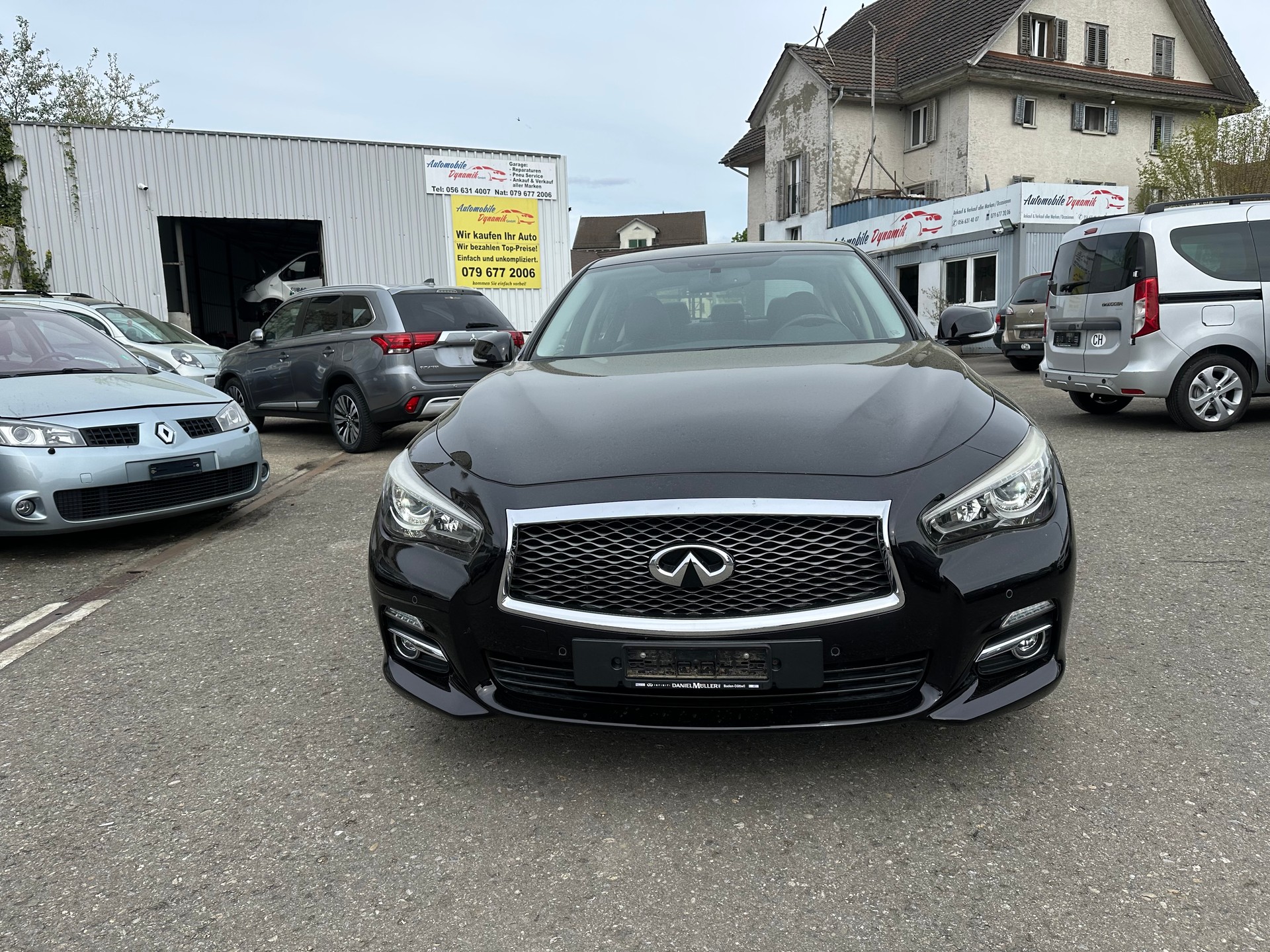 INFINITI Q50 2.2d Premium-image-0