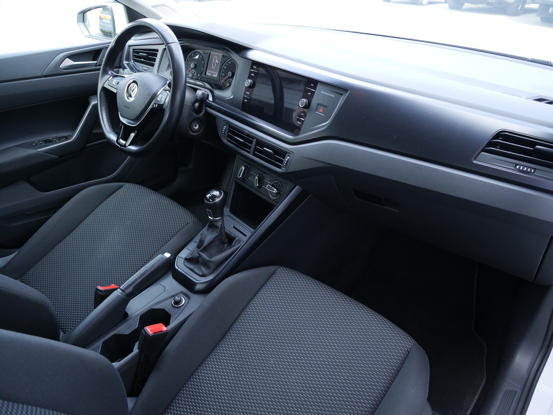 VW Polo 1.0 BMT Trendline-image-7