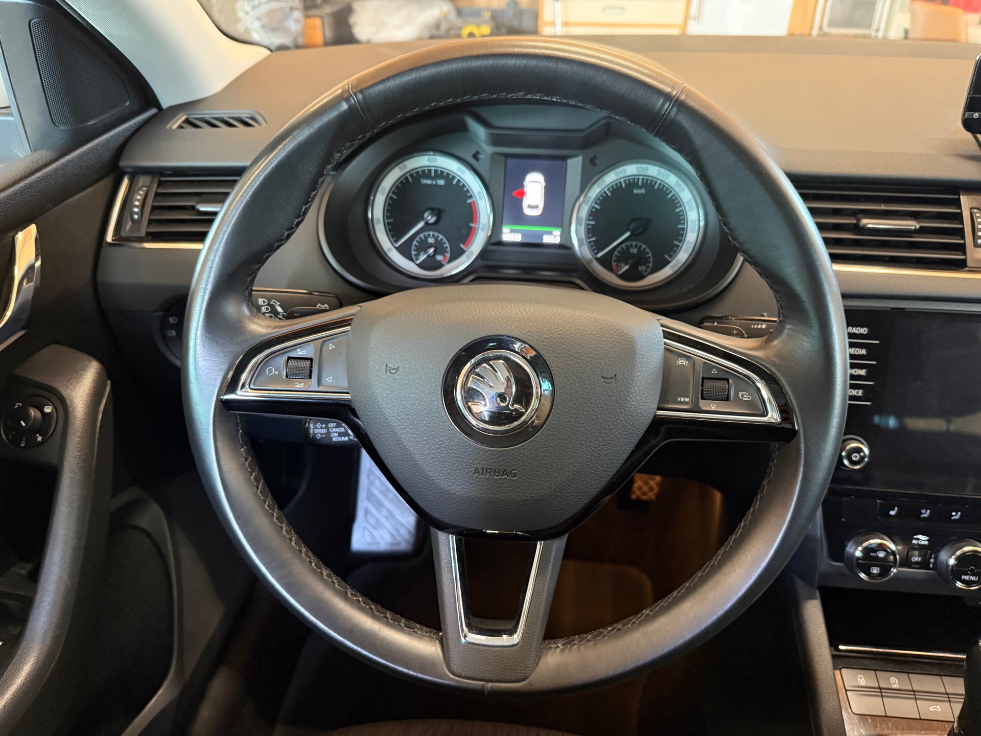 SKODA Octavia Combi 1.5 TSI Style DSG-image-9