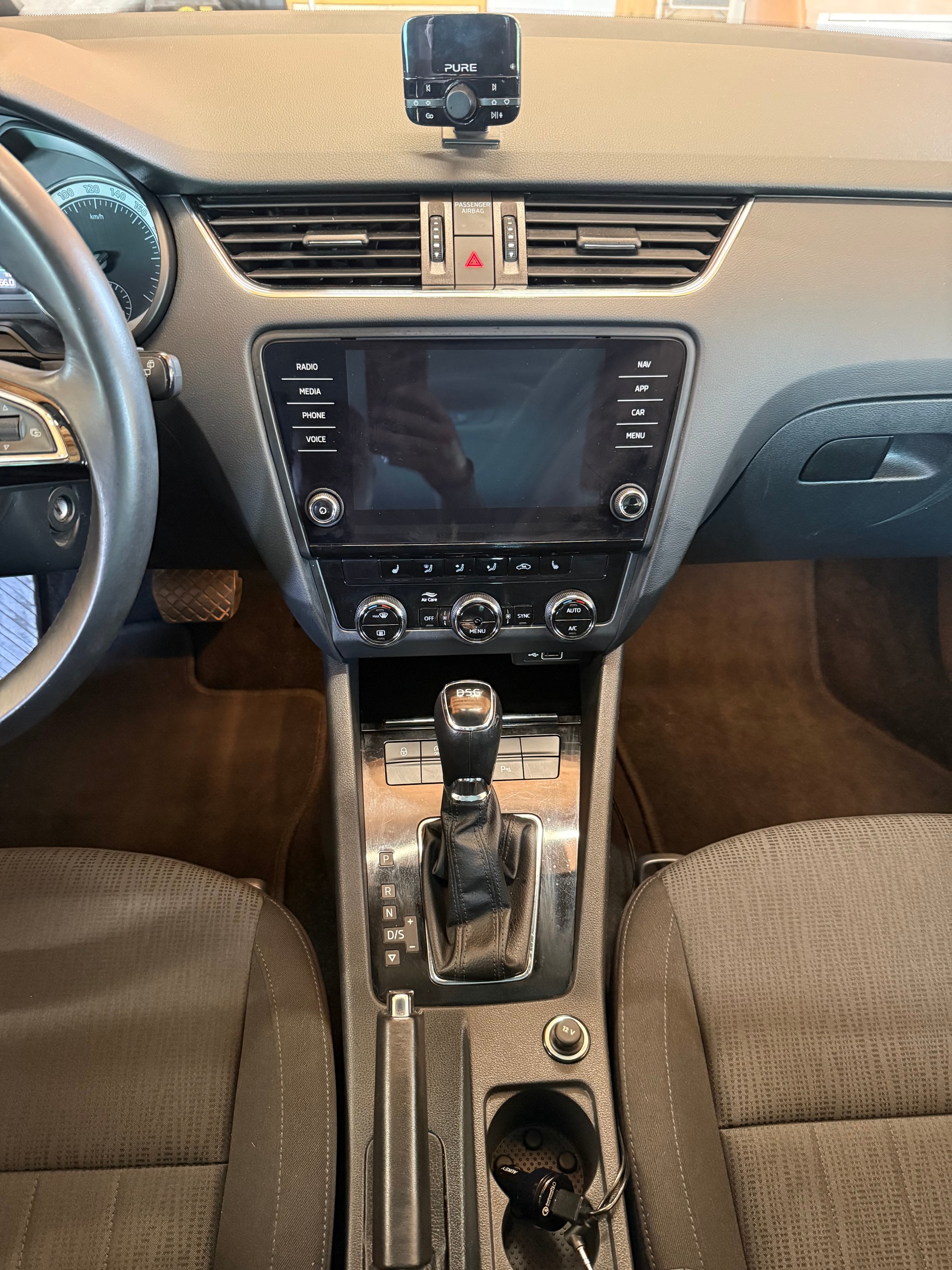 SKODA Octavia Combi 1.5 TSI Style DSG-image-11