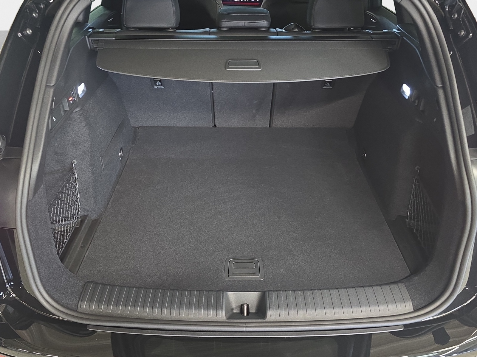 AUDI Q6 e-tron quattro-image-12