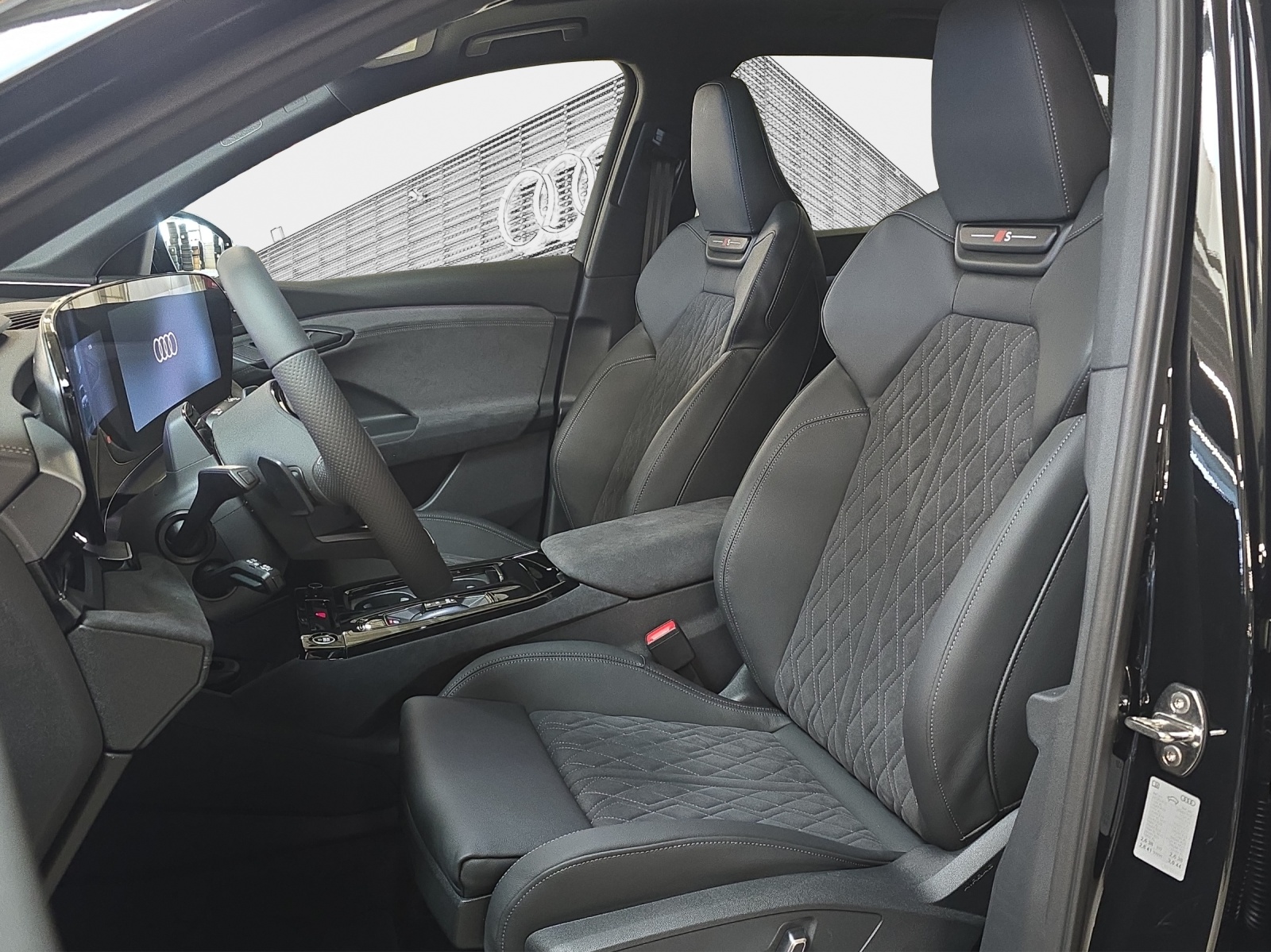 AUDI Q6 e-tron quattro-image-9