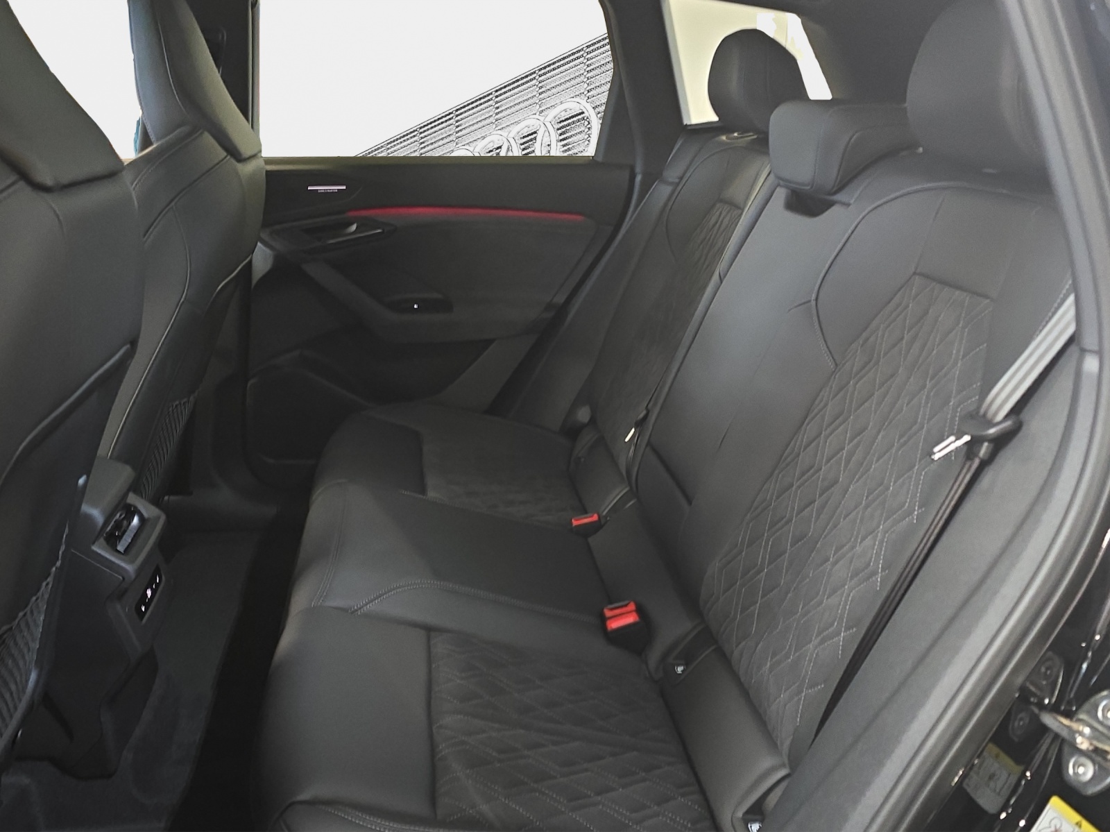 AUDI Q6 e-tron quattro-image-11