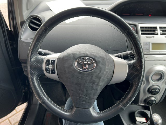 TOYOTA Yaris 1.8 TS-image-8