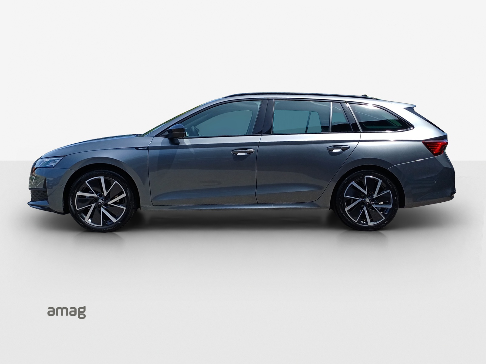 SKODA Octavia Sportline Dynamic-image-1