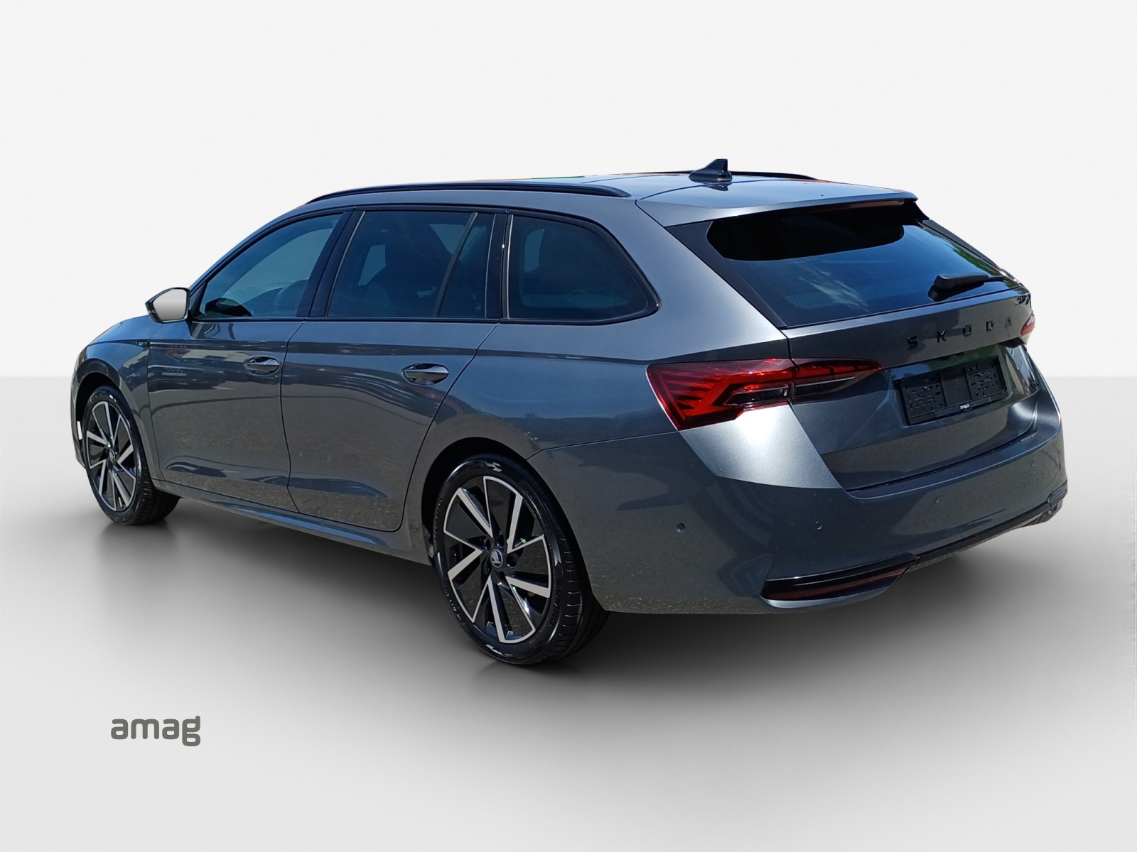 SKODA Octavia Sportline Dynamic-image-2