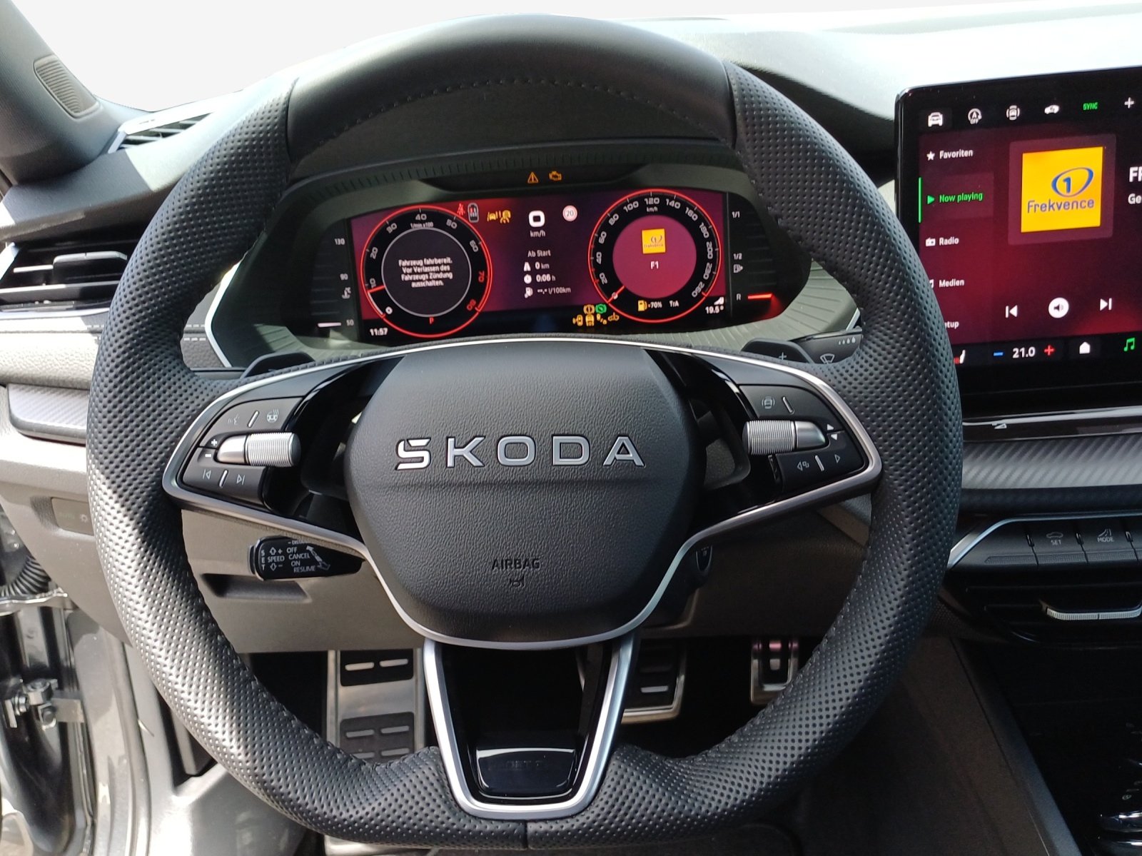 SKODA Octavia Sportline Dynamic-image-9