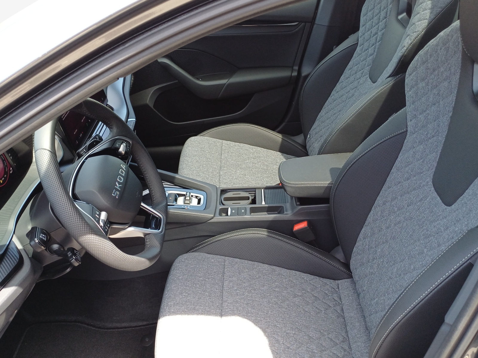 SKODA Octavia Sportline Dynamic-image-7