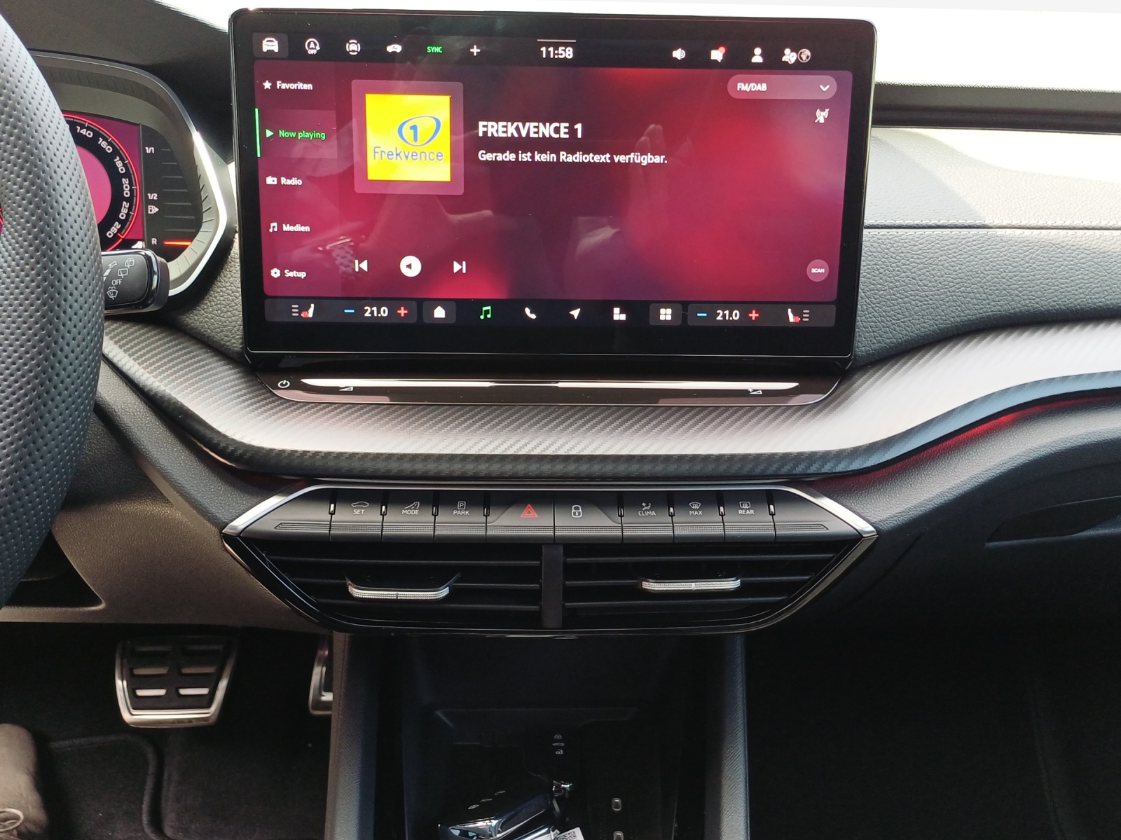 SKODA Octavia Sportline Dynamic-image-10