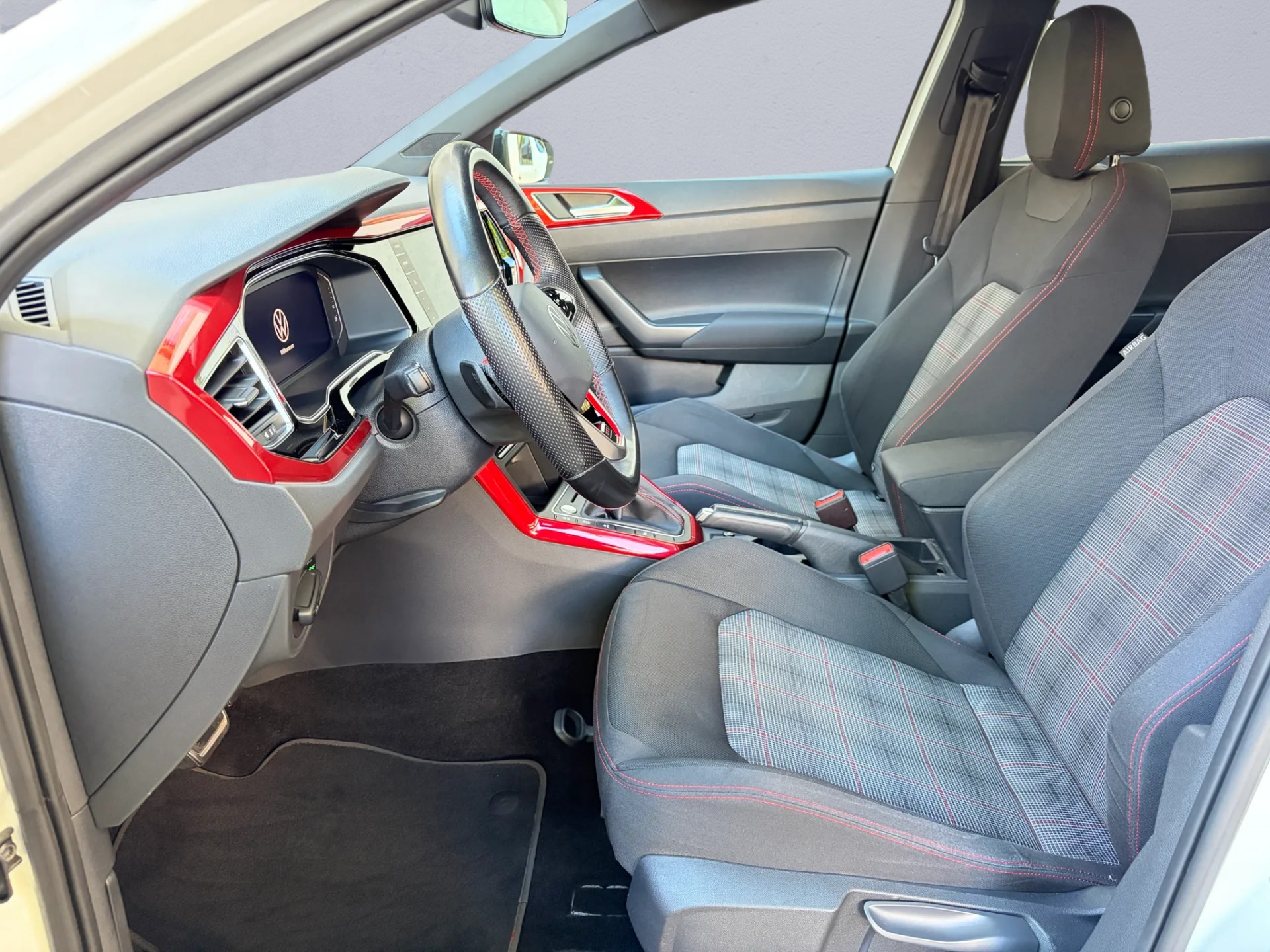 VW Polo 2.0 TSI GTI DSG-image-8