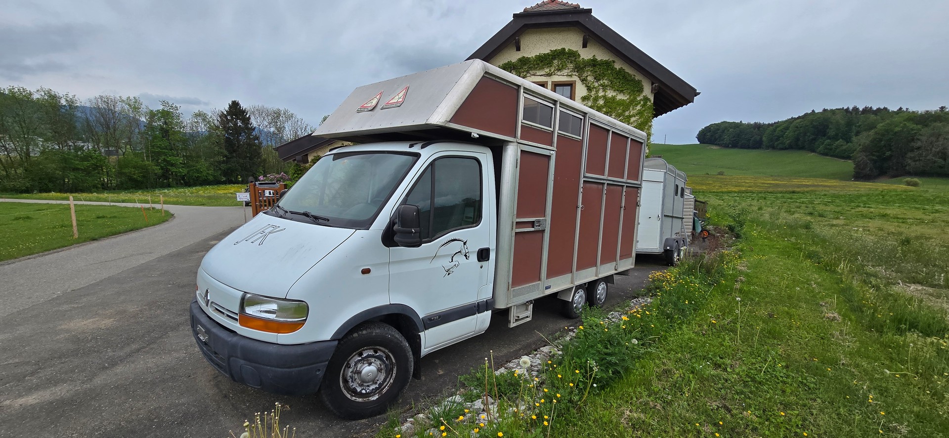 RENAULT 2.8 dTi Van Chevaux Pferde Transport-image-3