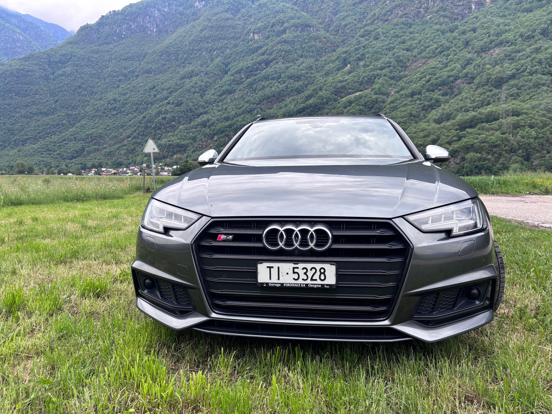 AUDI 3.0 V6 TFSI quattro S-Tronic PERFECT STATUS-image-1