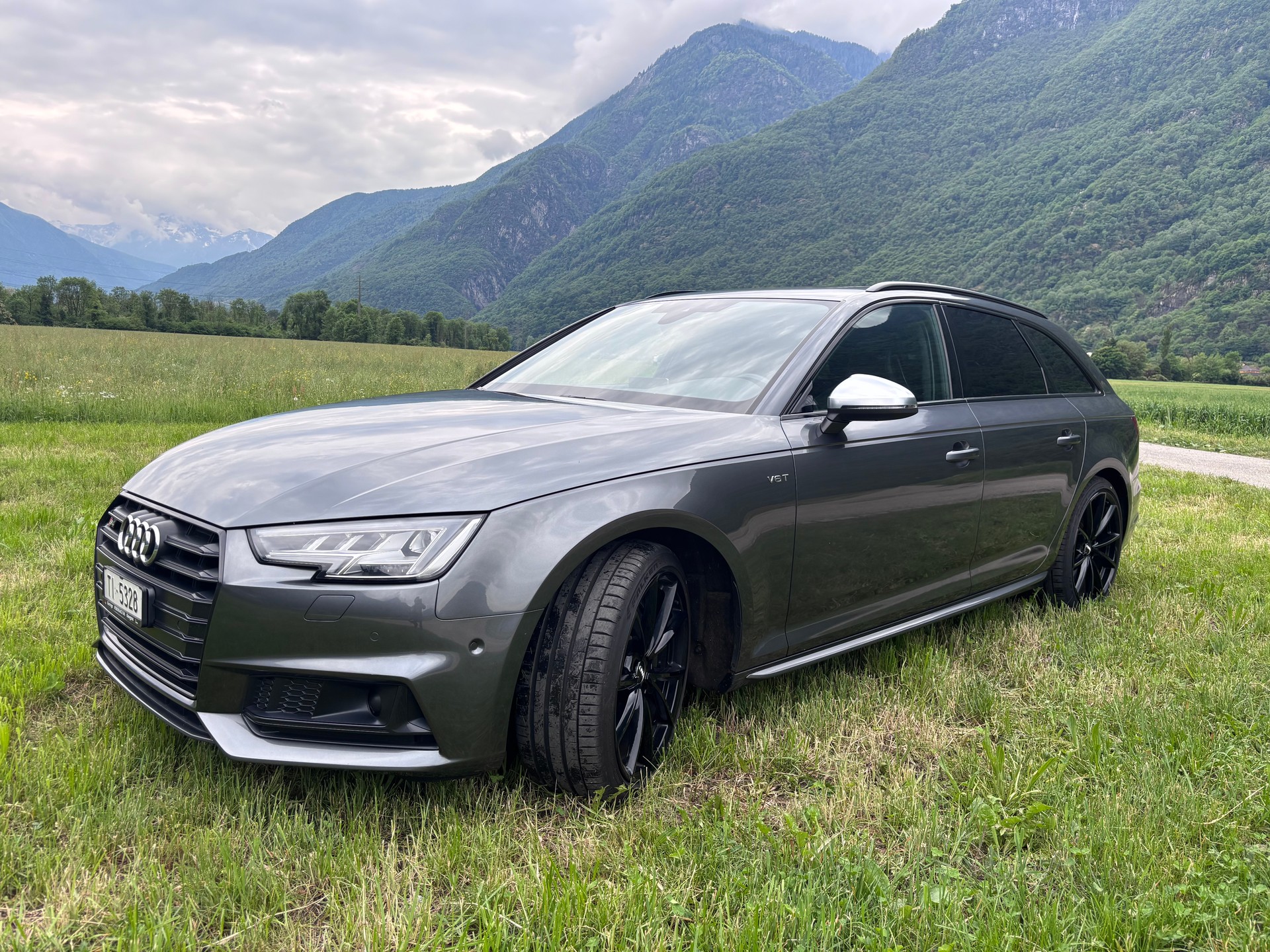 AUDI 3.0 V6 TFSI quattro S-Tronic PERFECT STATUS-image-2
