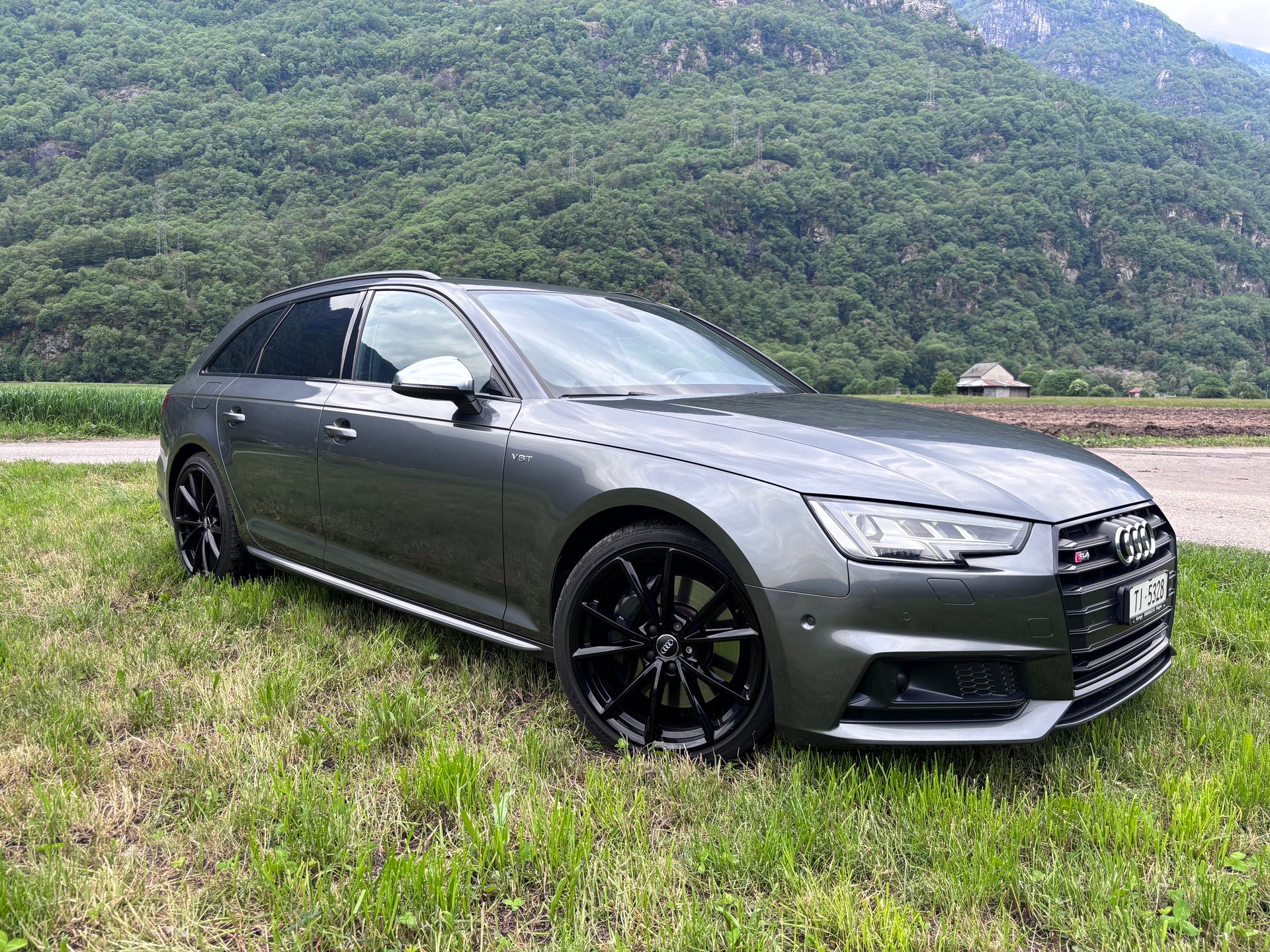 AUDI 3.0 V6 TFSI quattro S-Tronic PERFECT STATUS-image-0